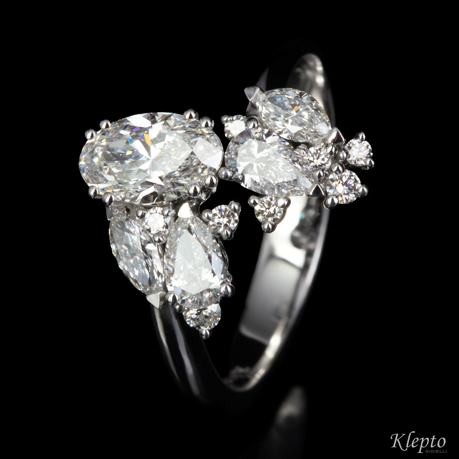 Classic ring by Klepto contrarié in white gold with Diamonds