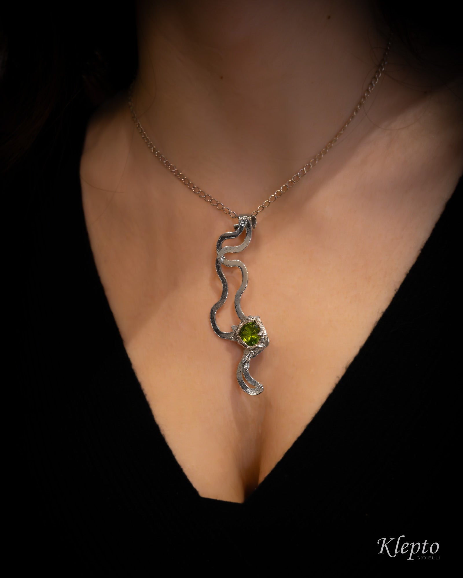 Silnova® Silver Pendant wire with Peridot