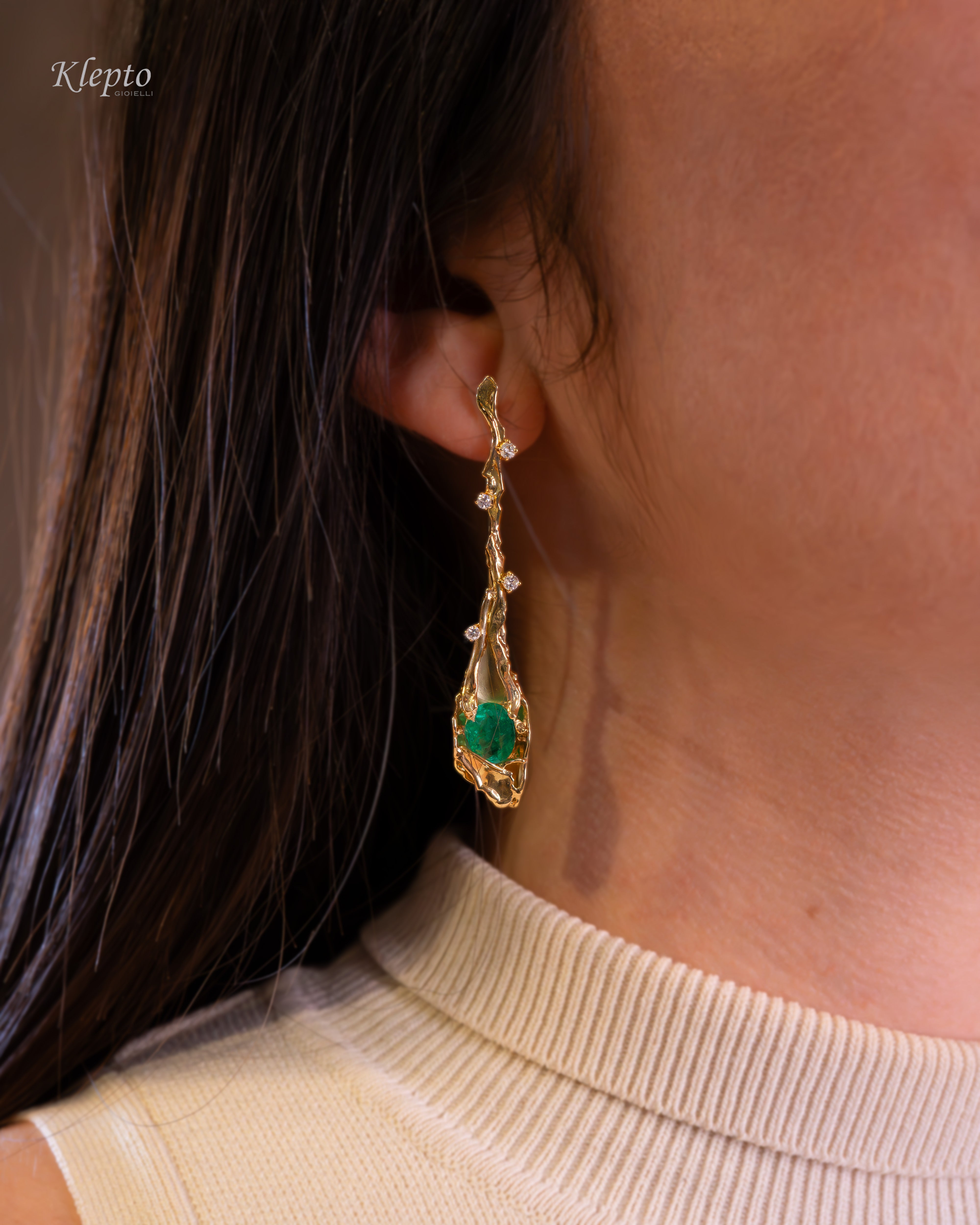 Flame-fused yellow gold earrings with Emeralds and Diamonds