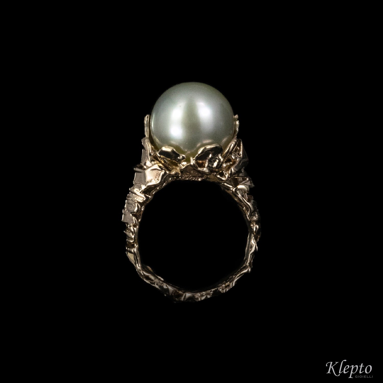 Natural white gold ring "Baleno" with Australian Pearl