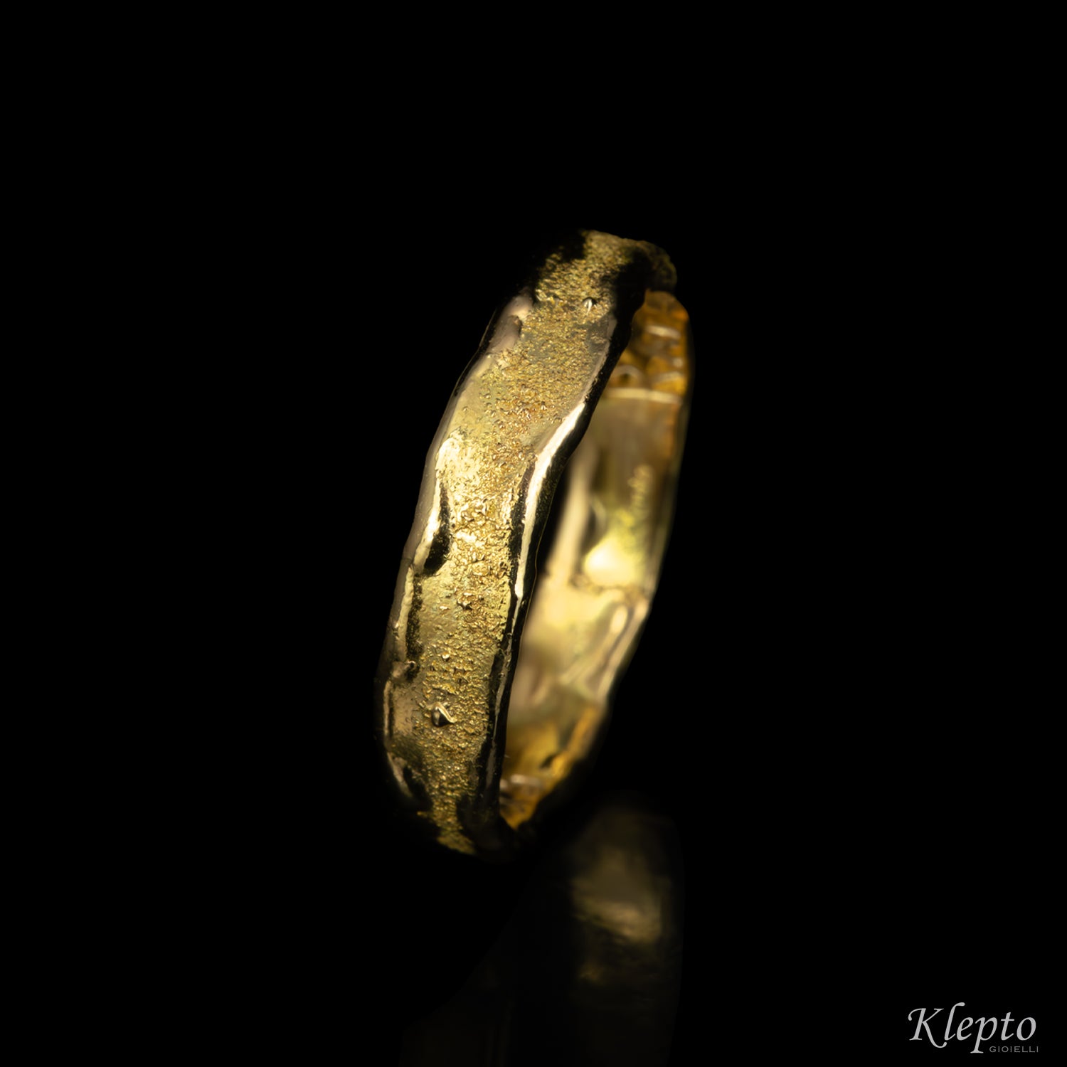 Materia wedding band
