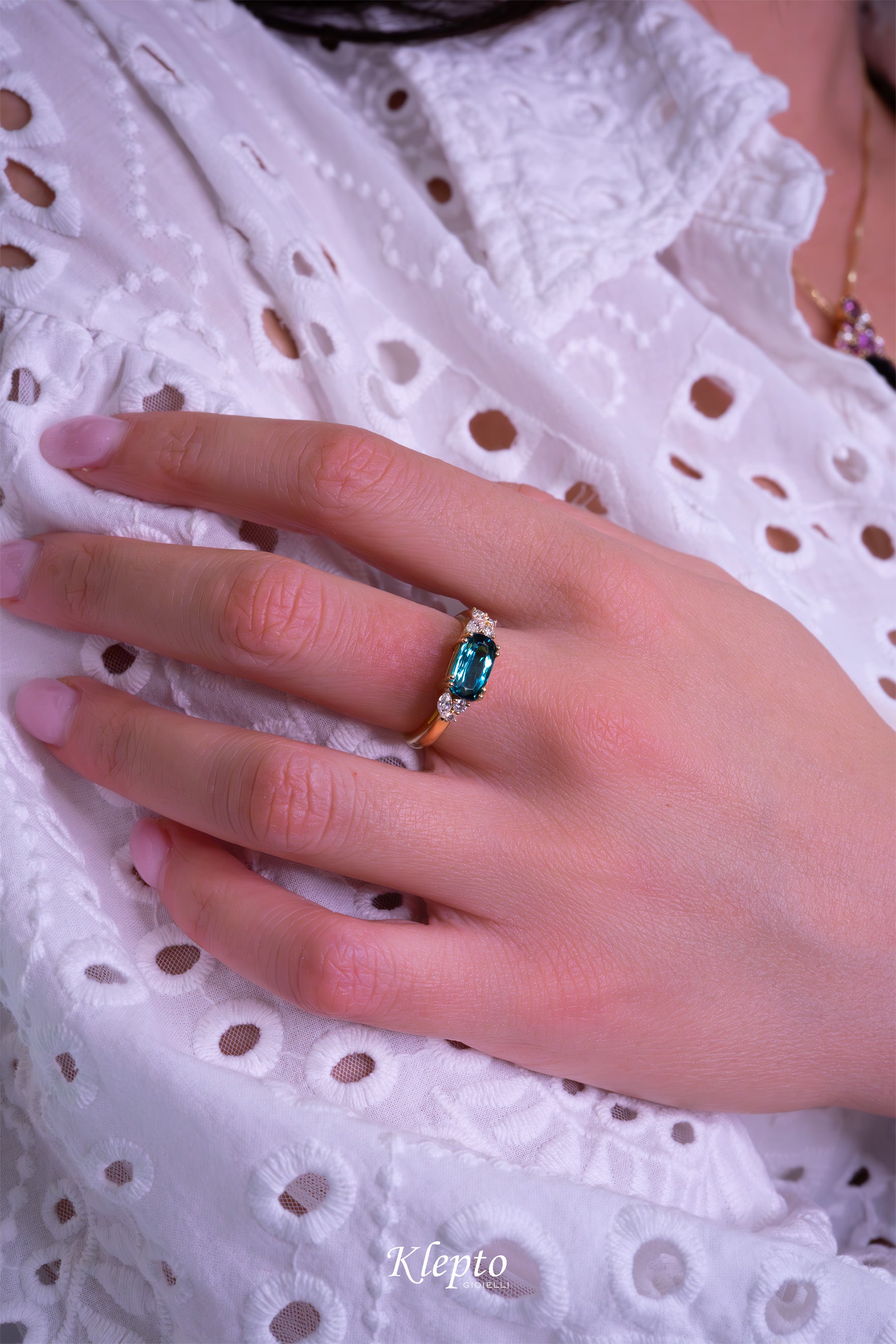 Classic ring by Klepto in yellow gold with Tourmaline and Diamonds