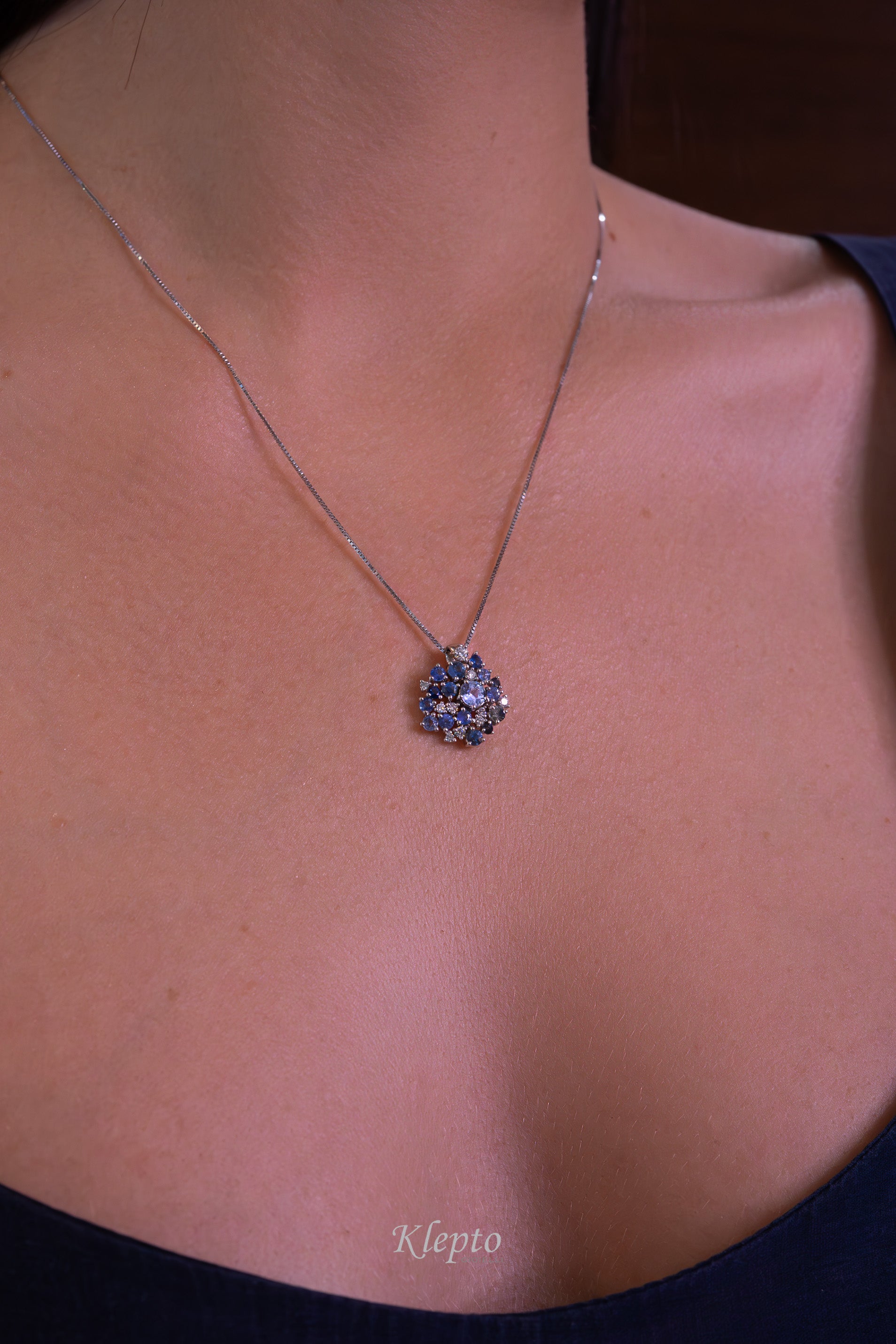 White gold pendant with blue Sapphires and Diamonds