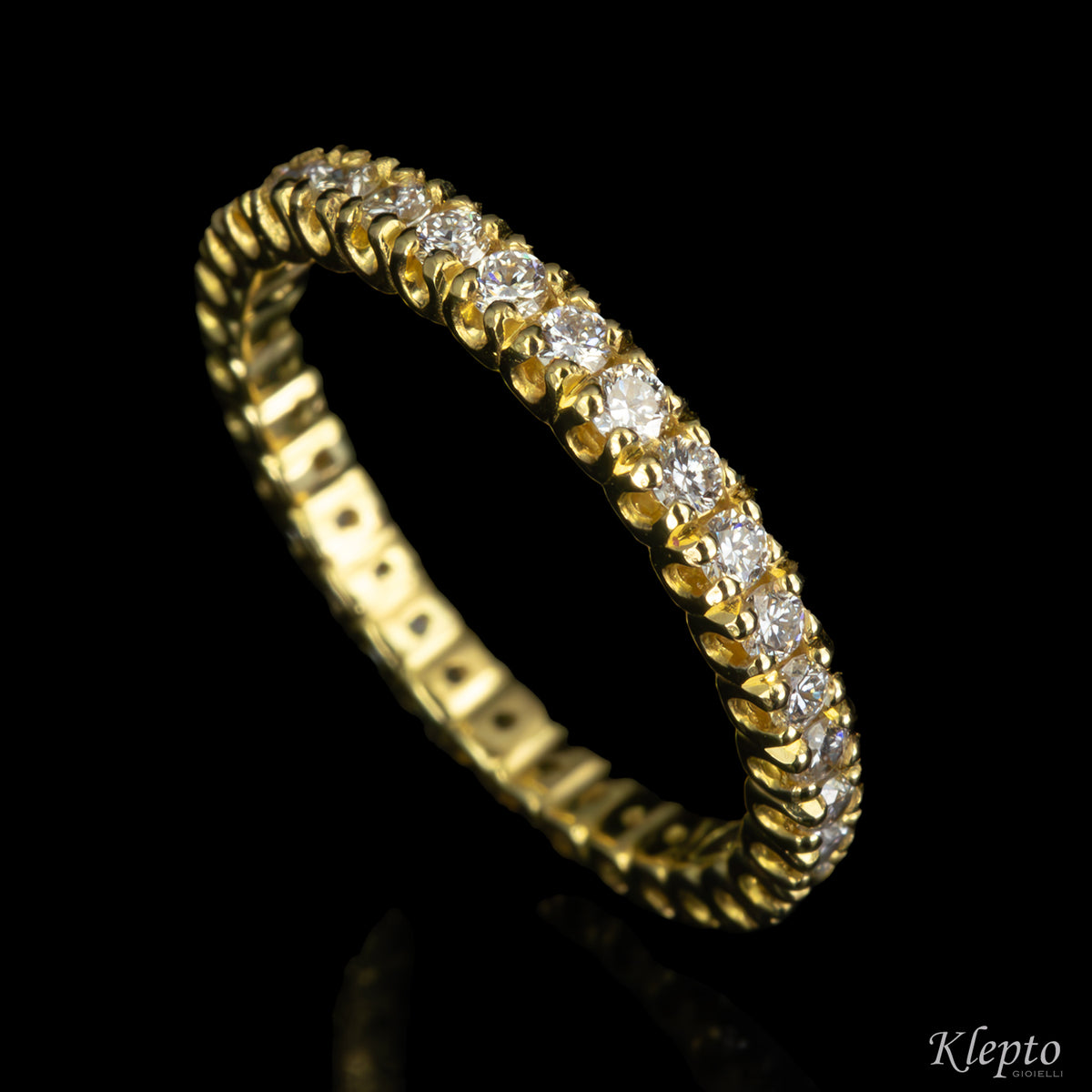 Infinity in yellow gold