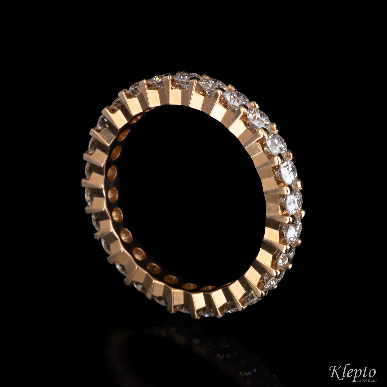 Infinity in rose gold