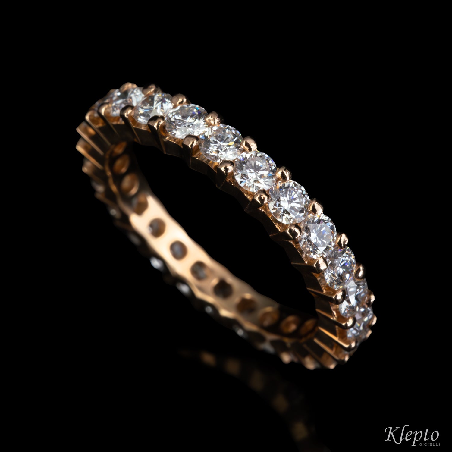 Infinity in rose gold