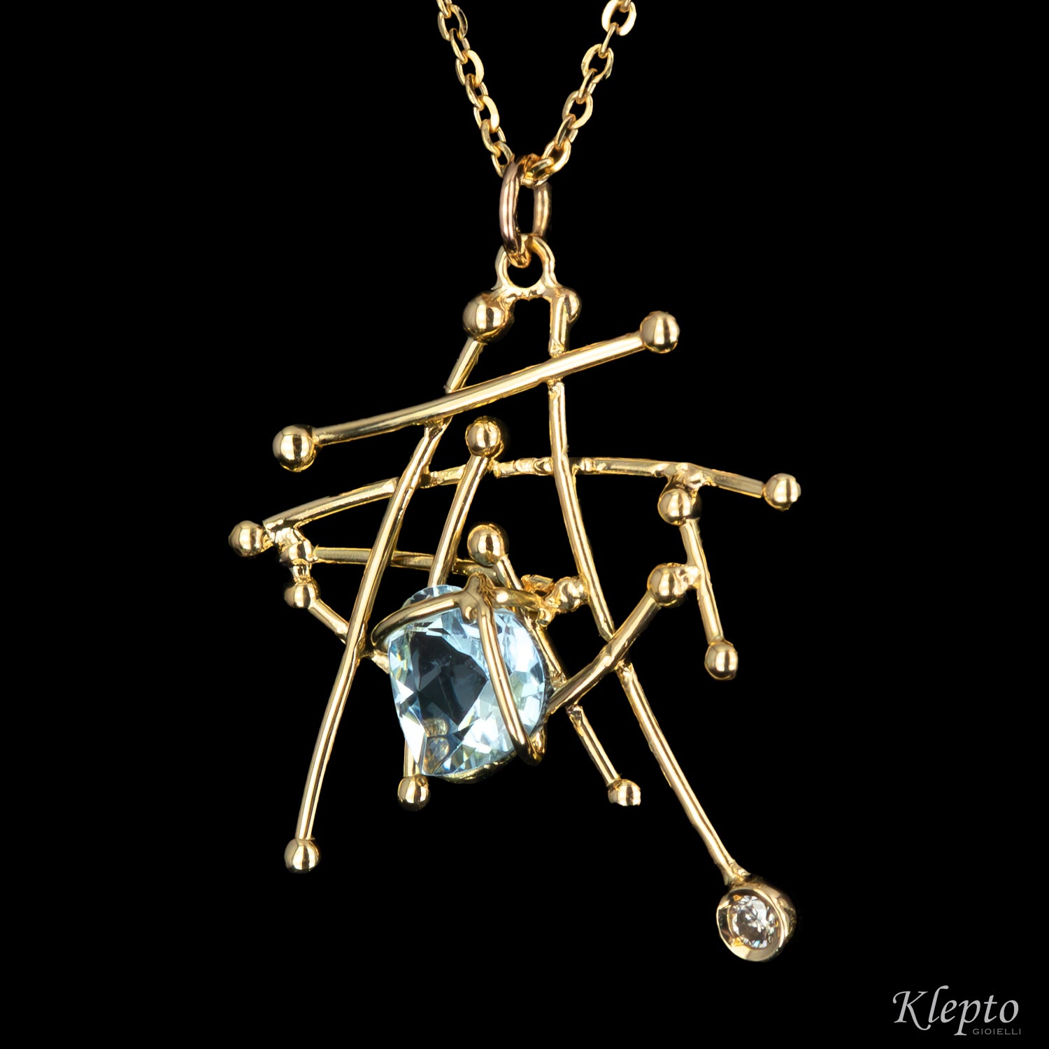 Yellow gold pendant "IntriKo" with Aquamarine and Diamond