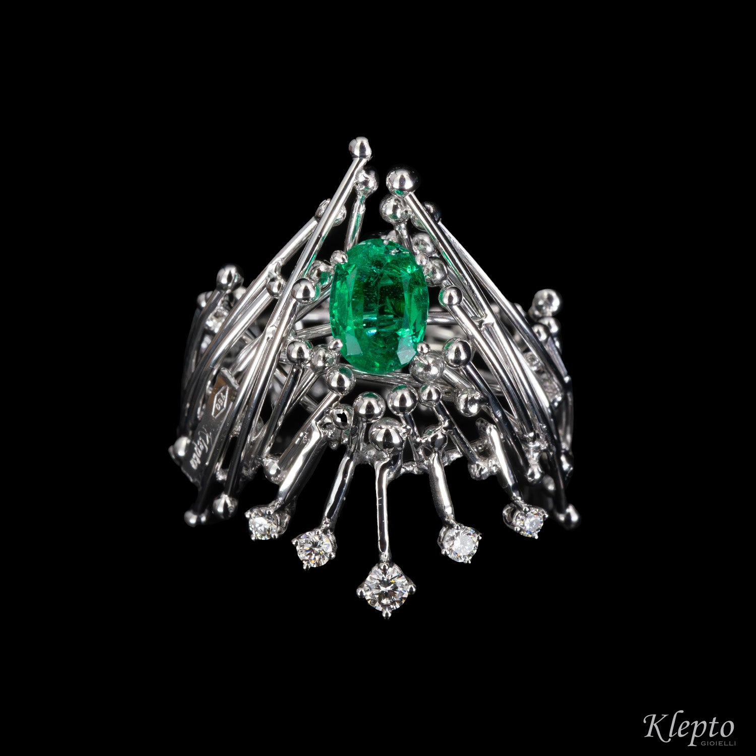 "IntriKo" white gold ring with Emerald and Diamonds