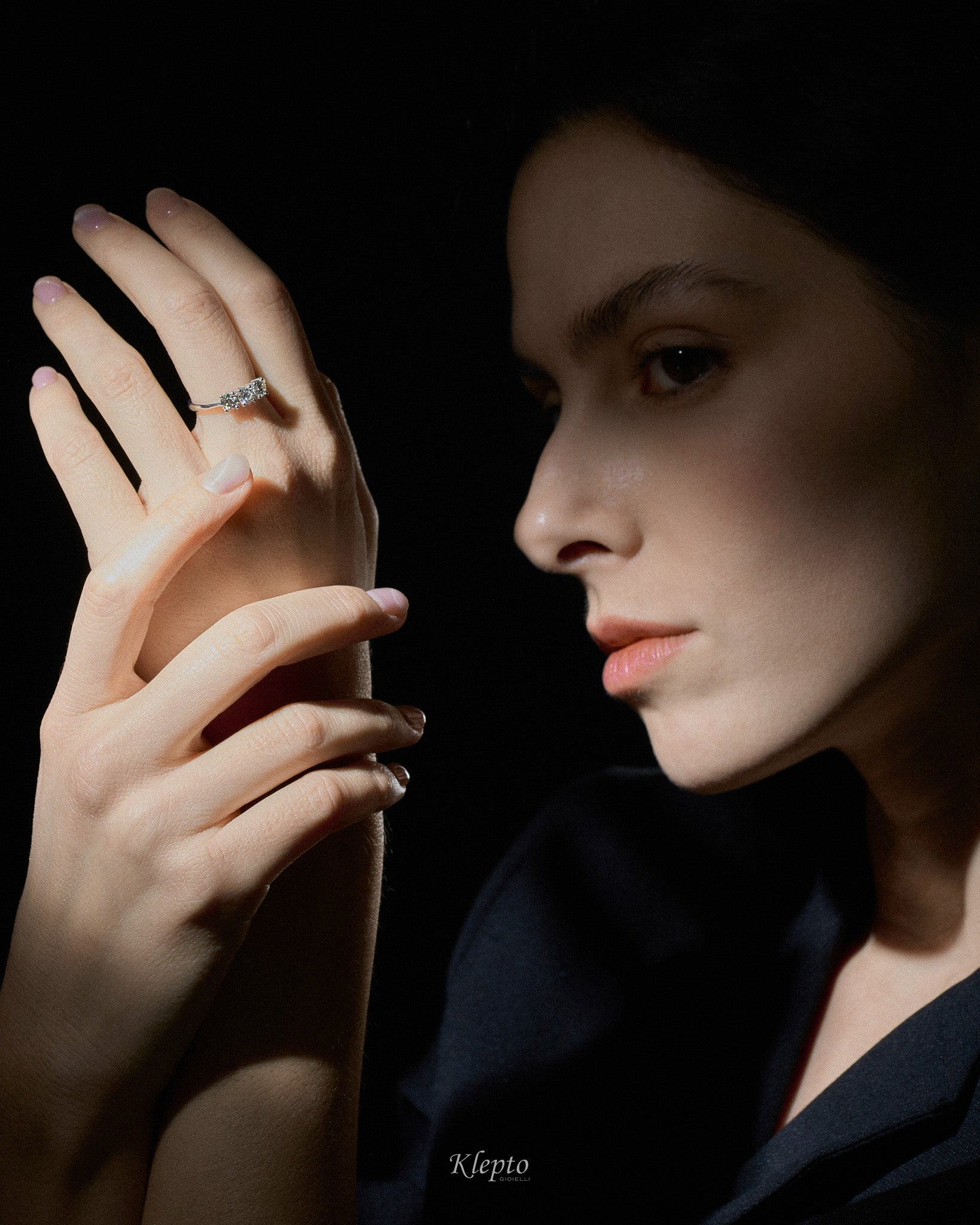 Classic ring by Klepto Trilogy in white gold and diamonds