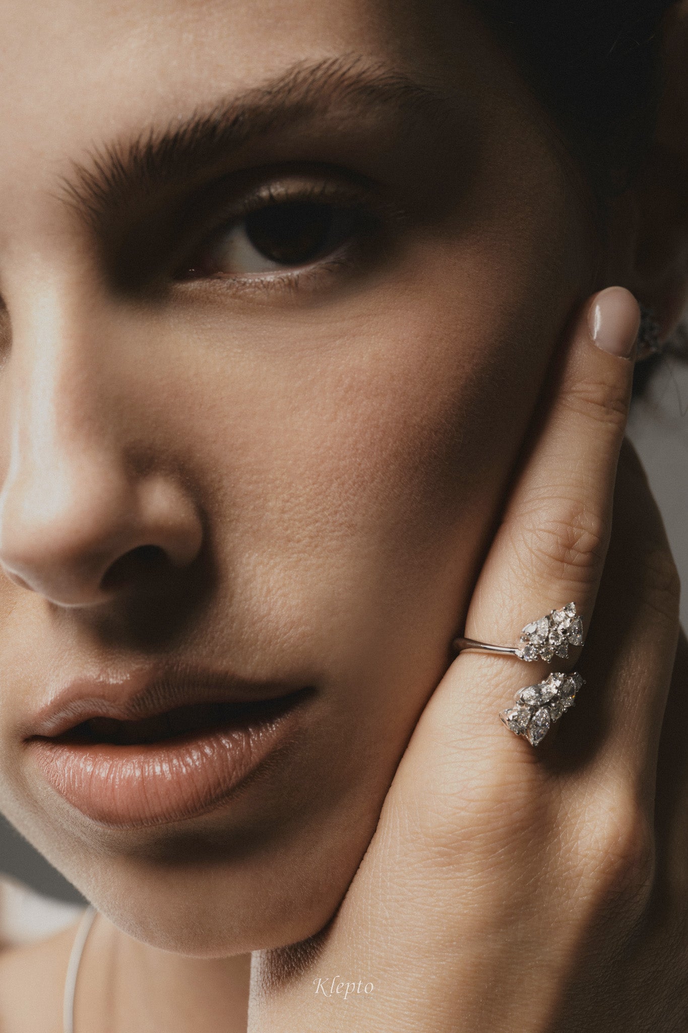 Classic ring by Klepto contrarié in white gold with Diamonds