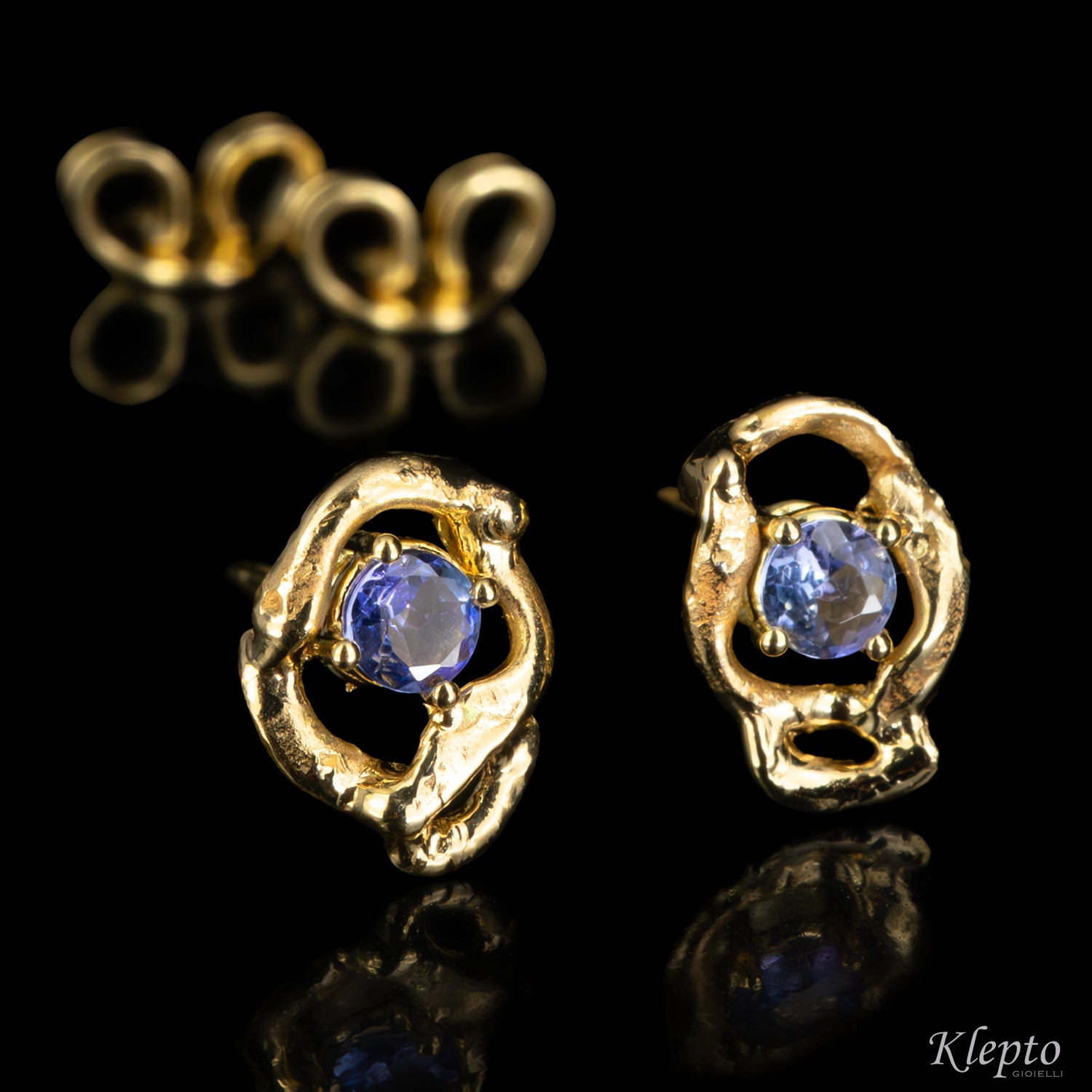 Yellow gold Pepita earrings with Tanzanites