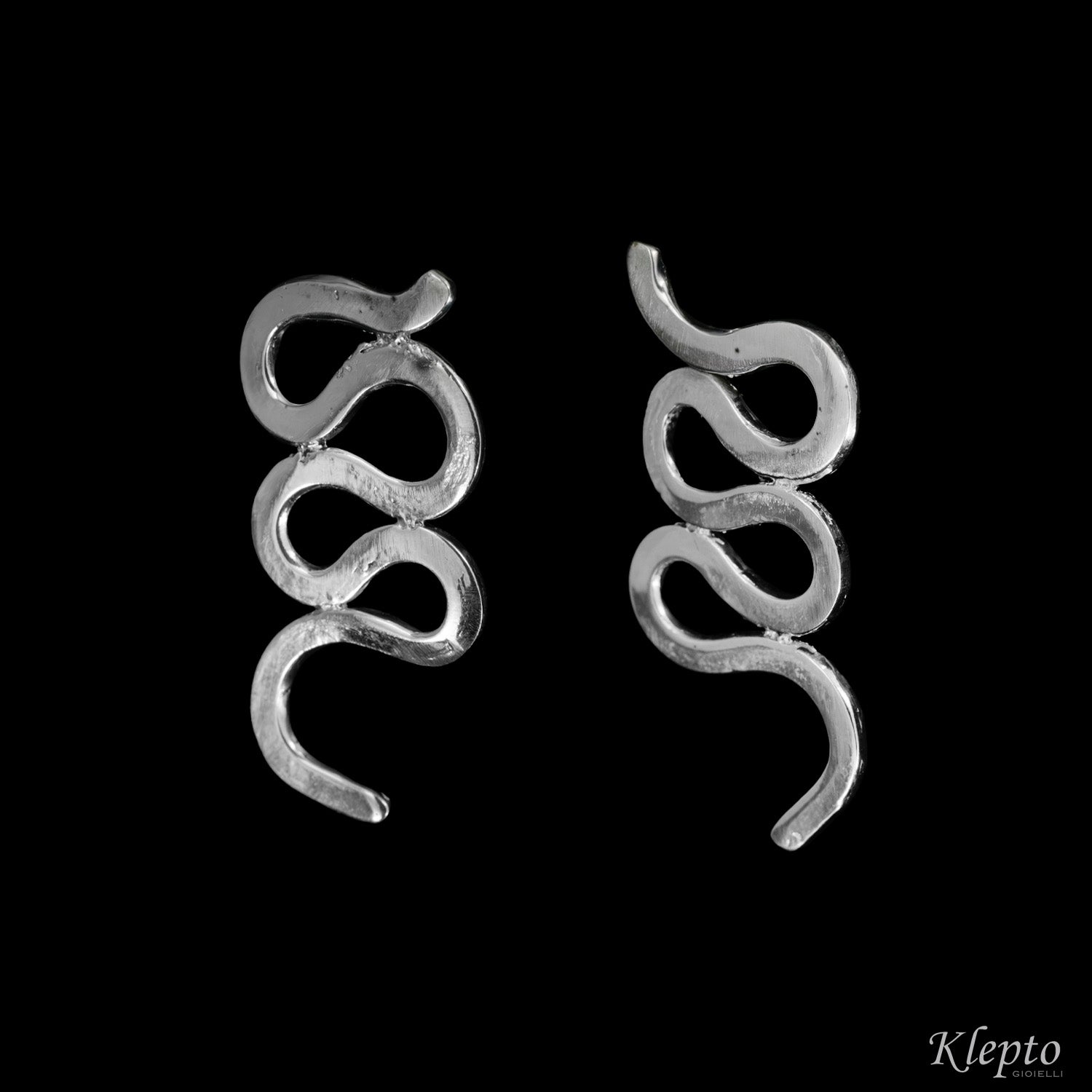 Silnova® silver earrings with wavy wire