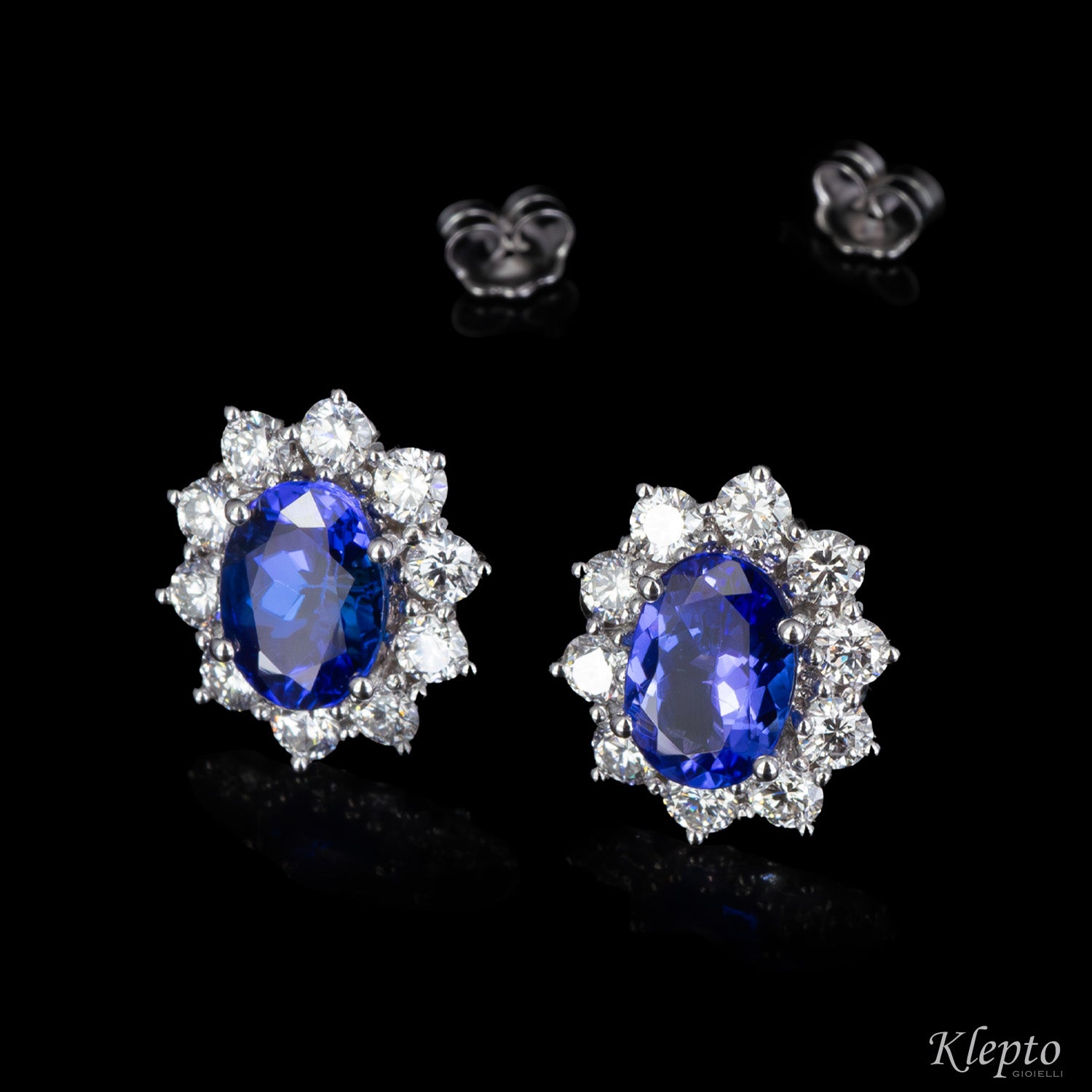 White gold lobe earrings with Tanzanites and Diamonds