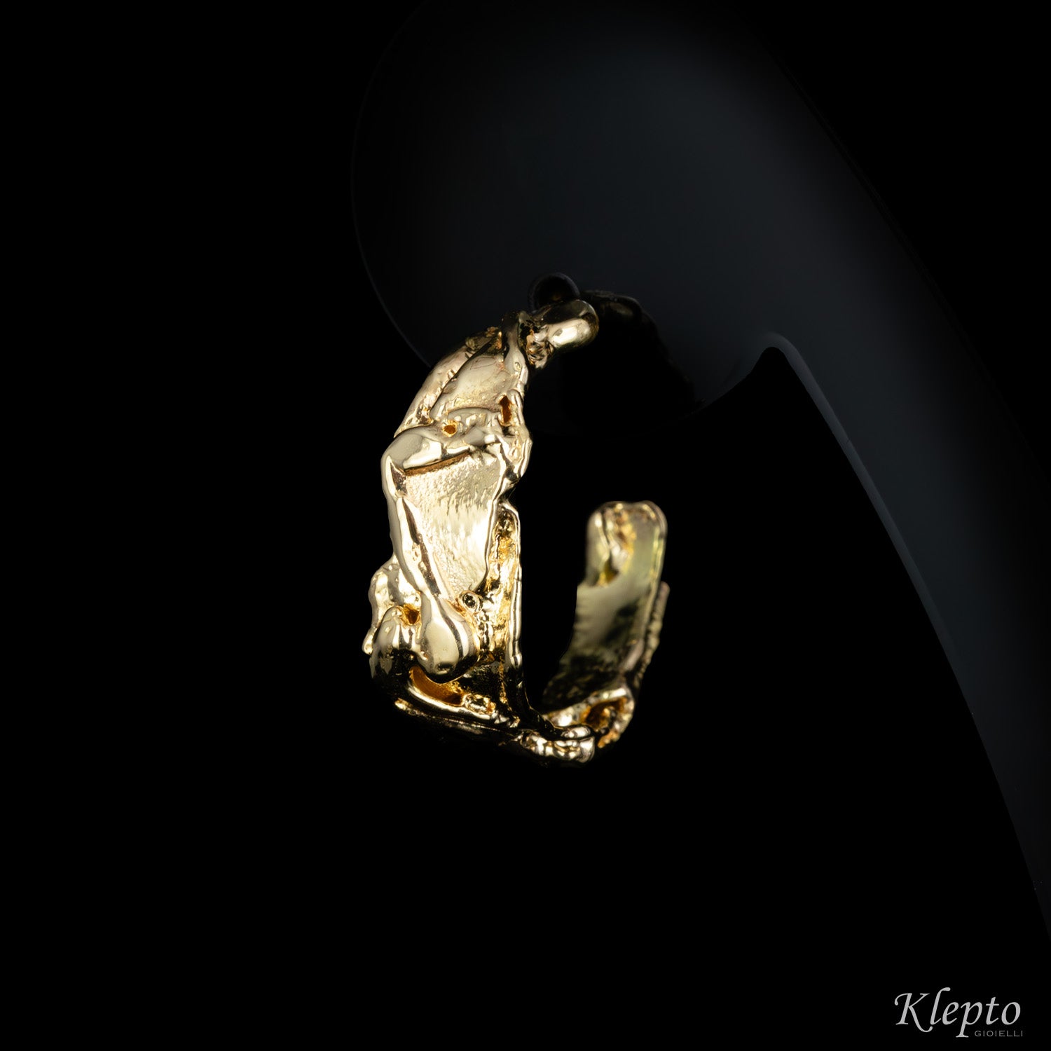 Flame-fused yellow gold hoop earrings