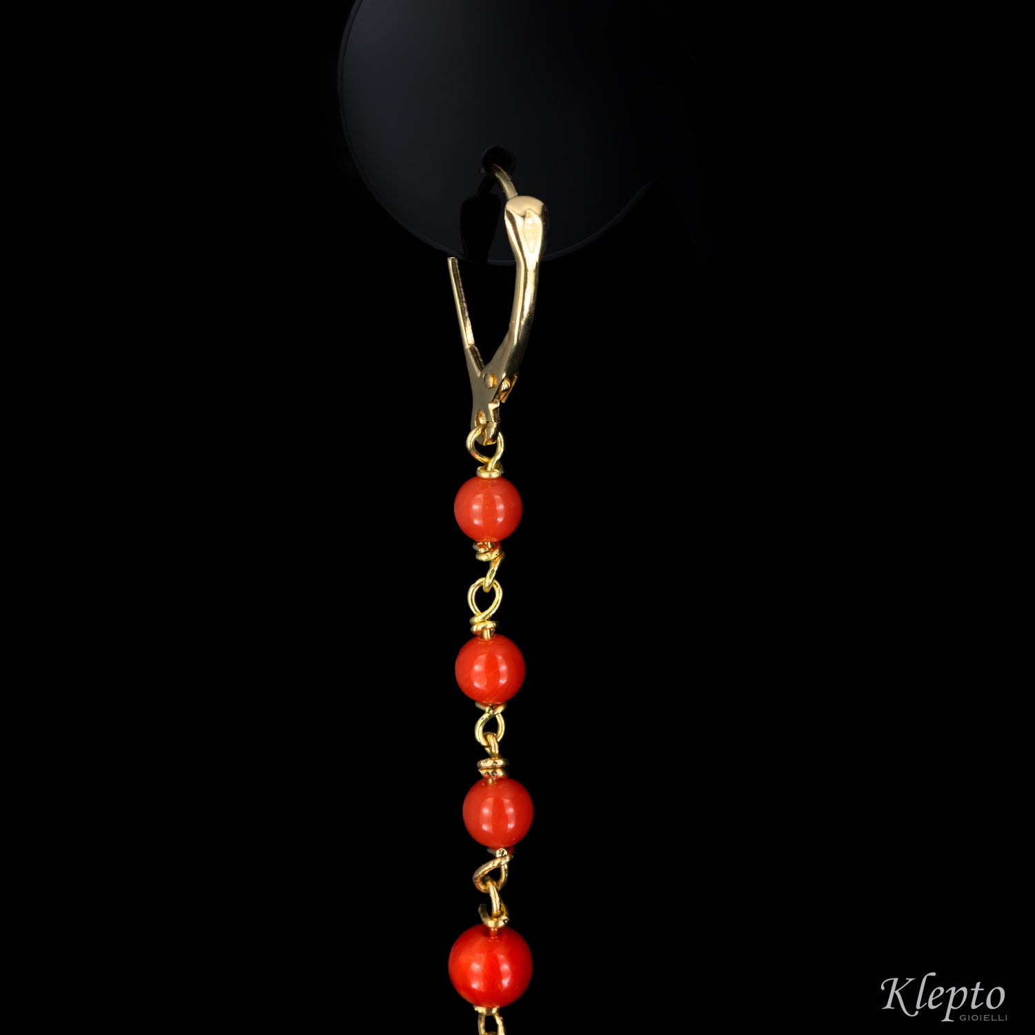 Yellow gold earrings with Sardinian coral