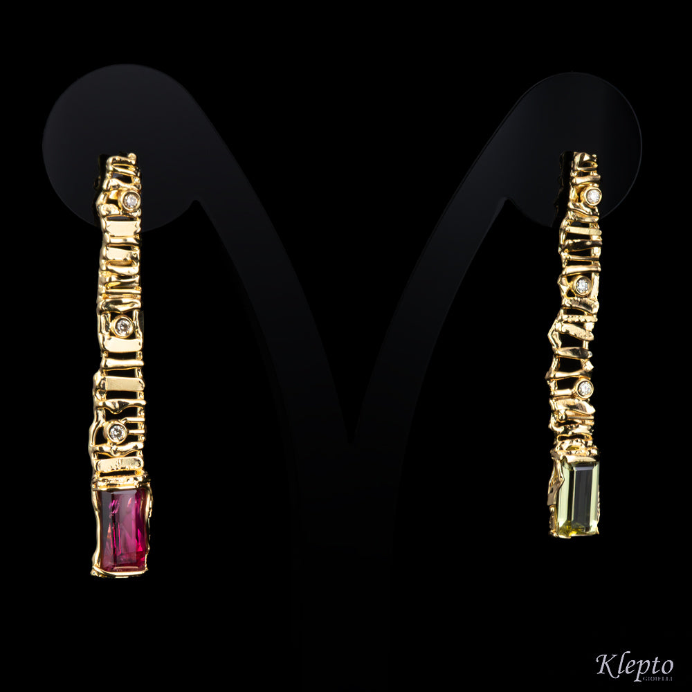 Yellow gold earrings "EroiKa" with Tourmaline, Heliodor, and Diamonds

Source:
Orecchini in oro giallo "EroiKa" con Tormalina, Eliodoro e Diamanti
