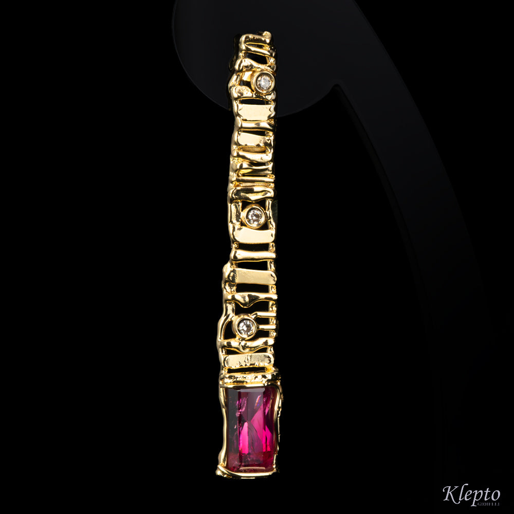 Yellow gold earrings "EroiKa" with Tourmaline, Heliodor, and Diamonds

Source:
Orecchini in oro giallo "EroiKa" con Tormalina, Eliodoro e Diamanti