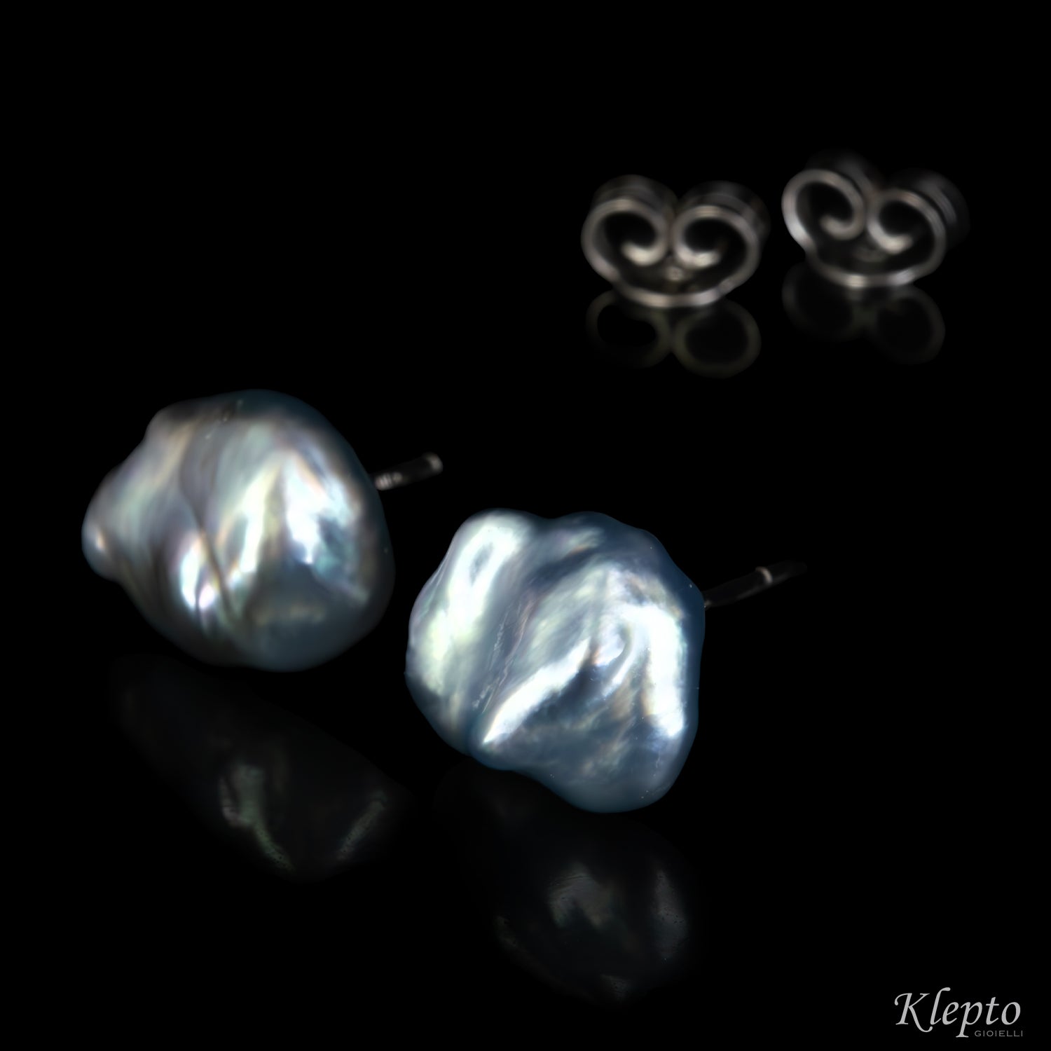 White gold earrings with Keshi pearls
