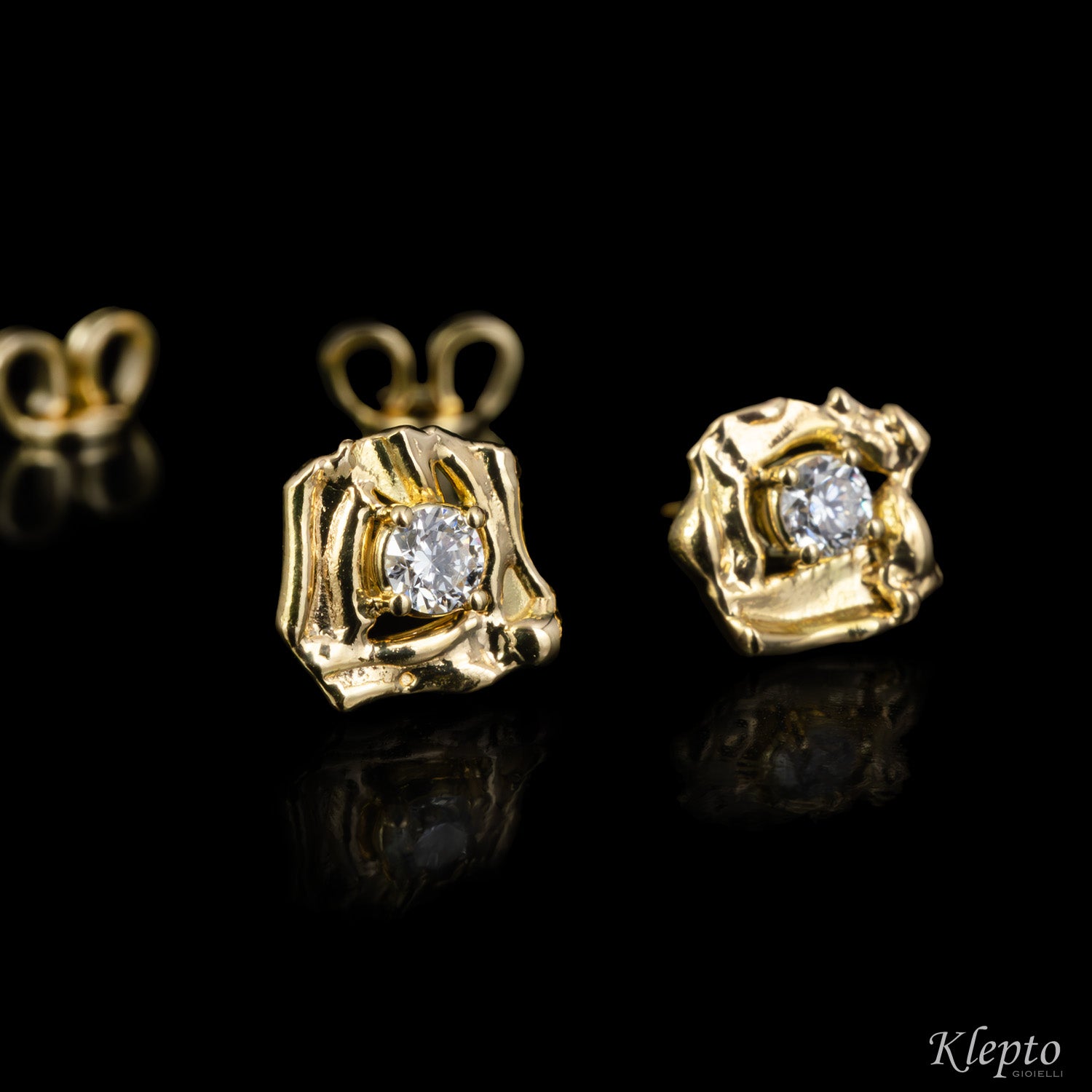 Yellow gold earrings with "Pepita" diamonds