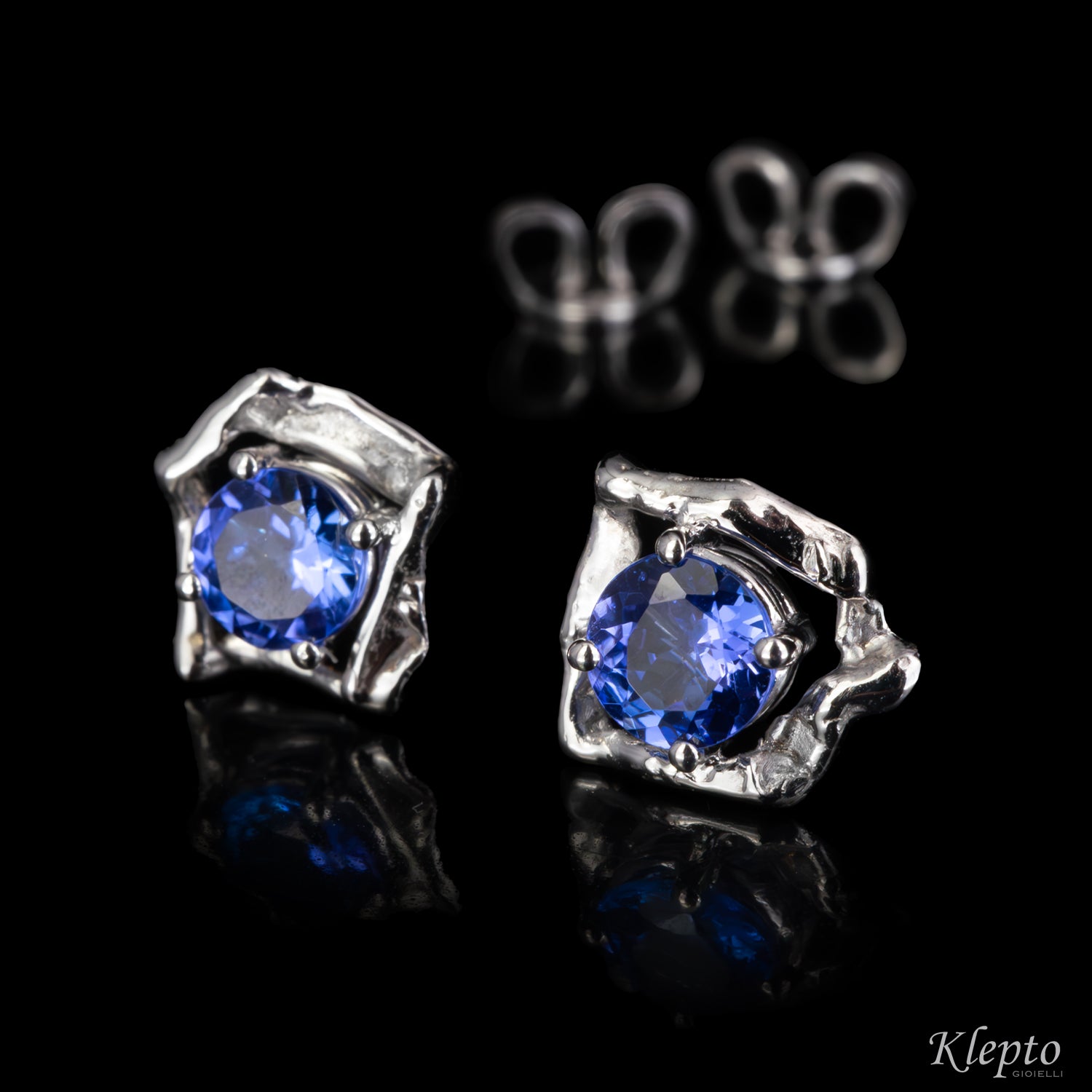 "Pepita" white gold earrings with Tanzanites