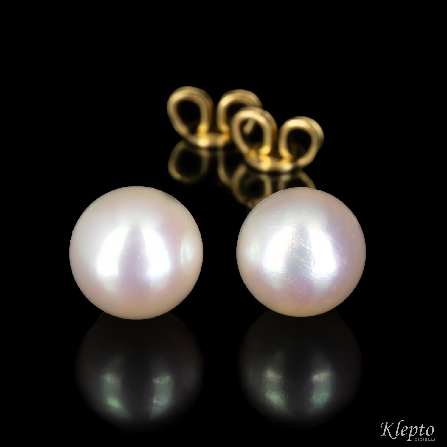 Gold earrings with Japanese and Polynesian Pearls