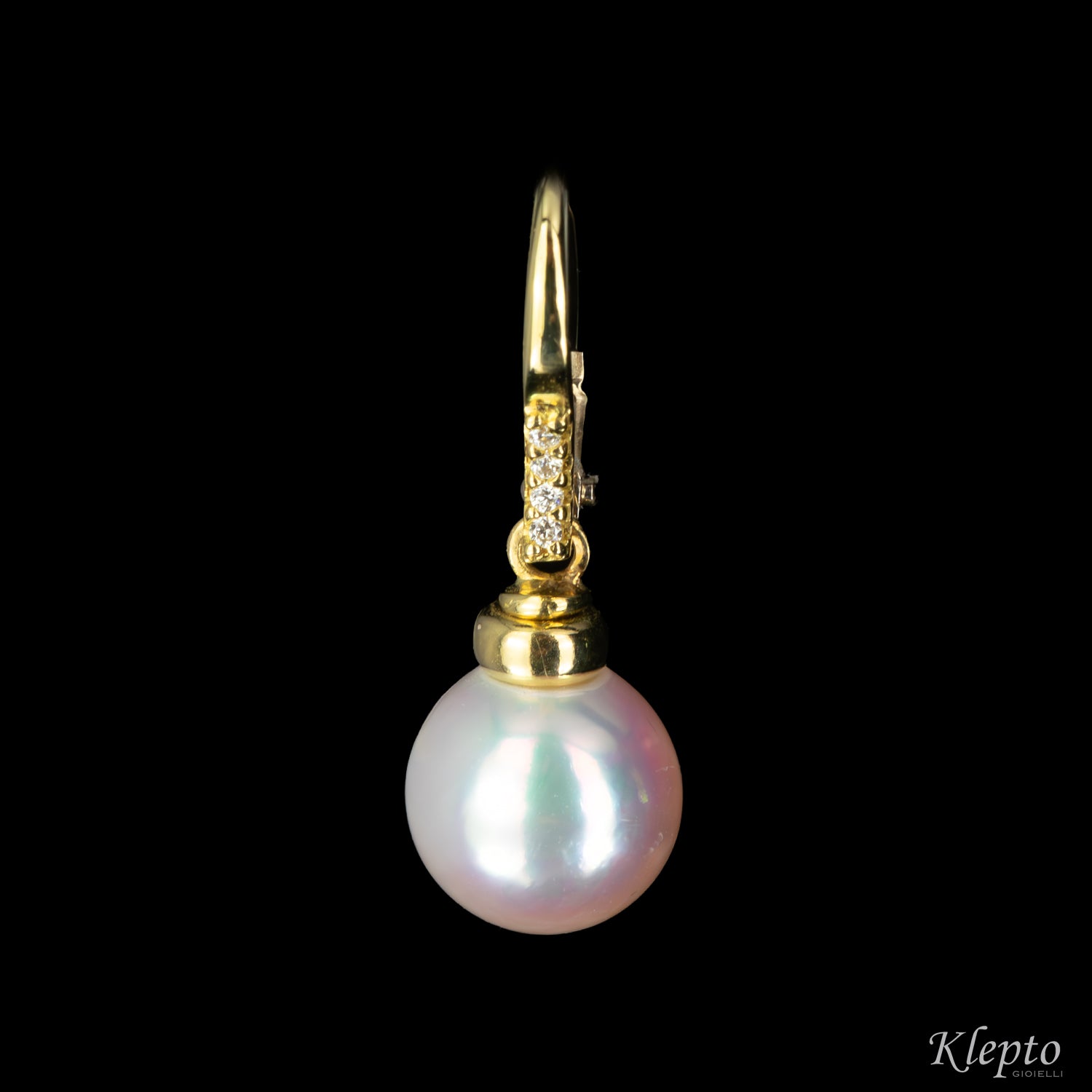 Yellow gold earrings with Japanese pearls and diamonds