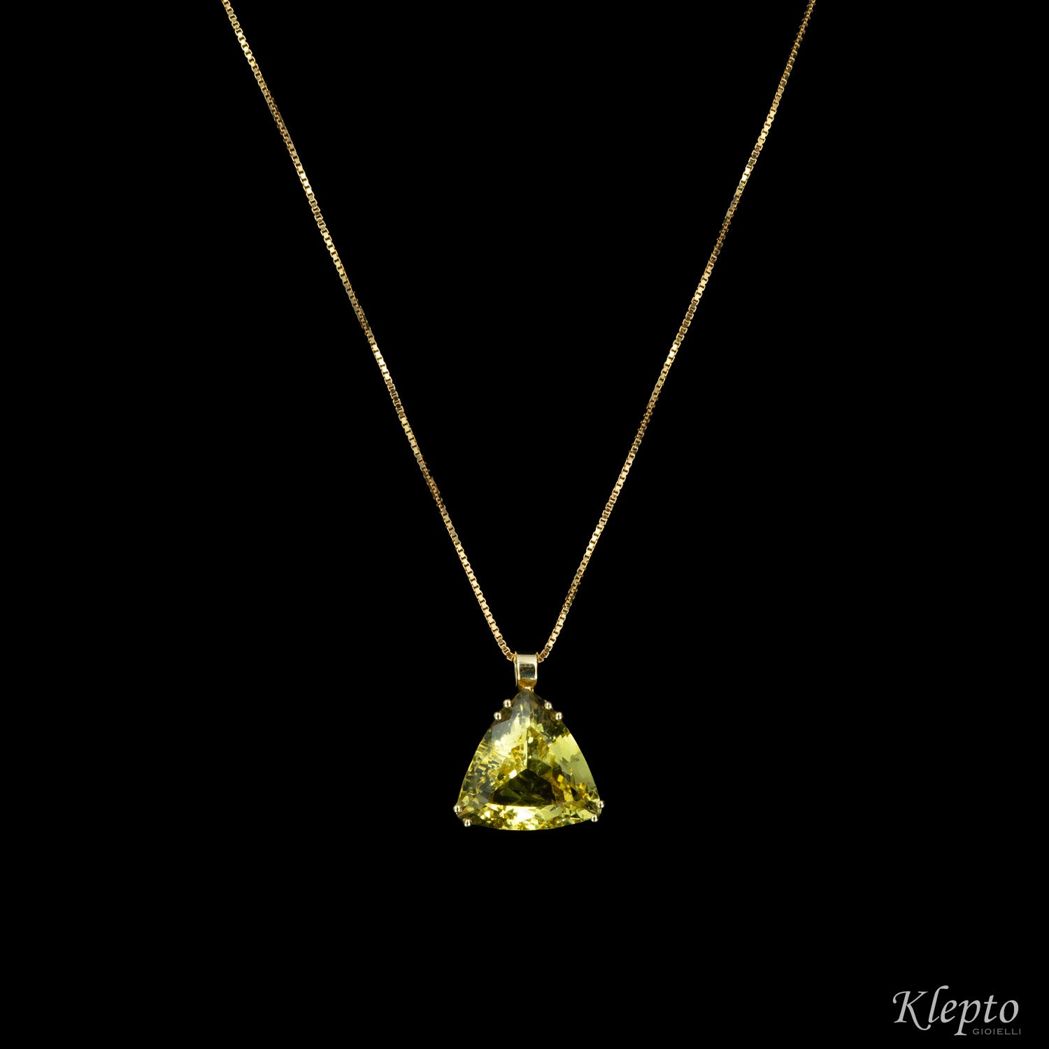 Yellow gold pendant with Heliodorus