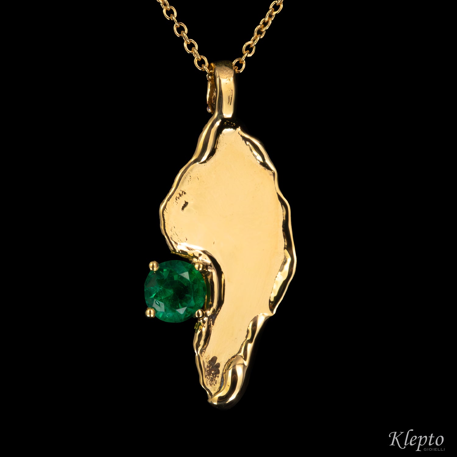 Yellow gold pendant "Isola" flame-fused with Emerald