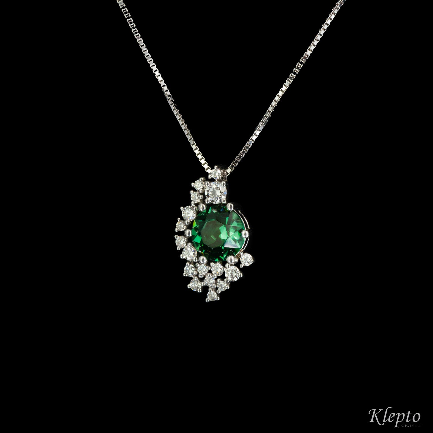 White gold pendant with green tourmaline and diamonds
