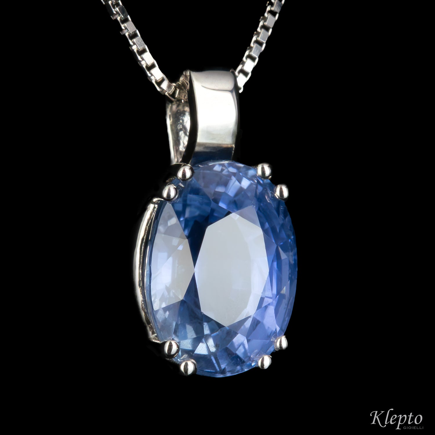 Pendente in oro bianco con Zaffiro blu