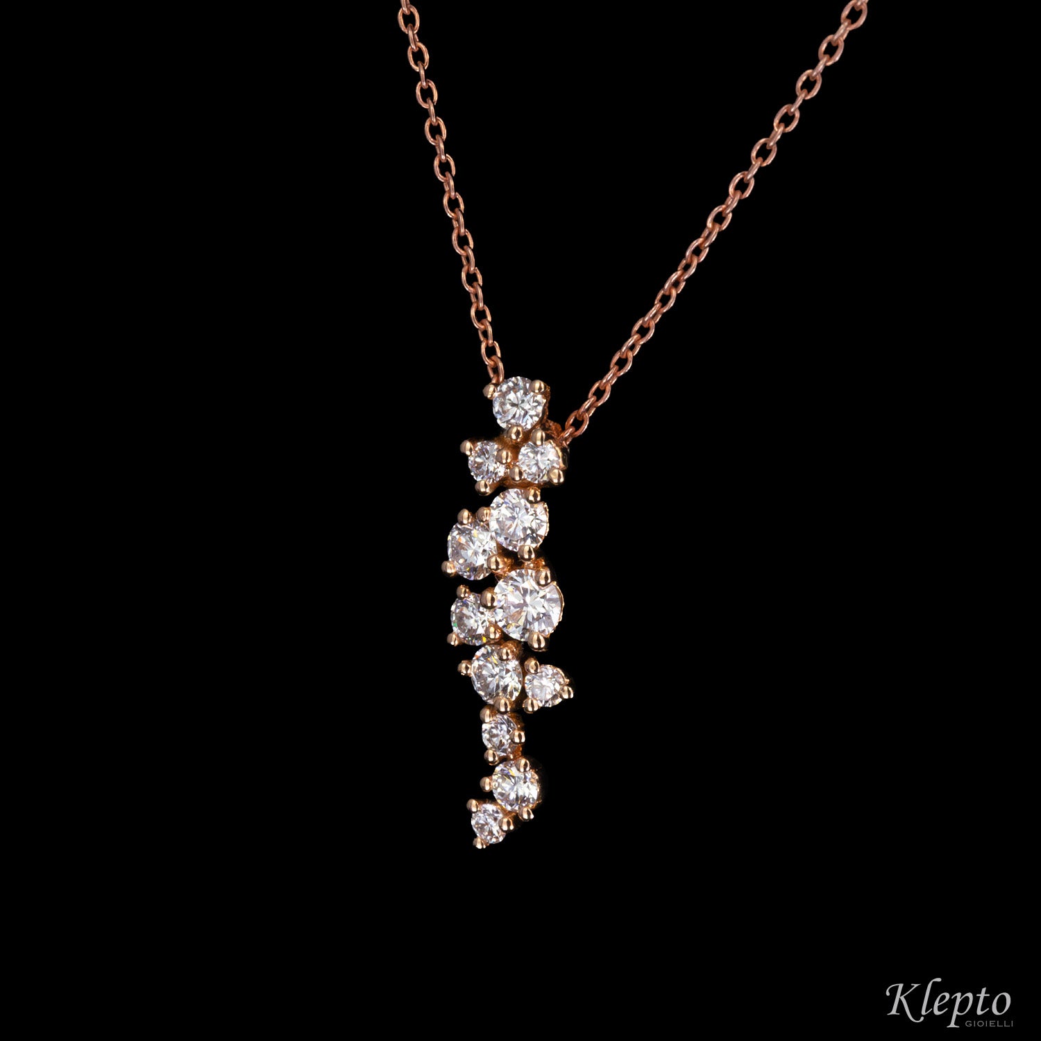 Rose gold pendant with Diamonds