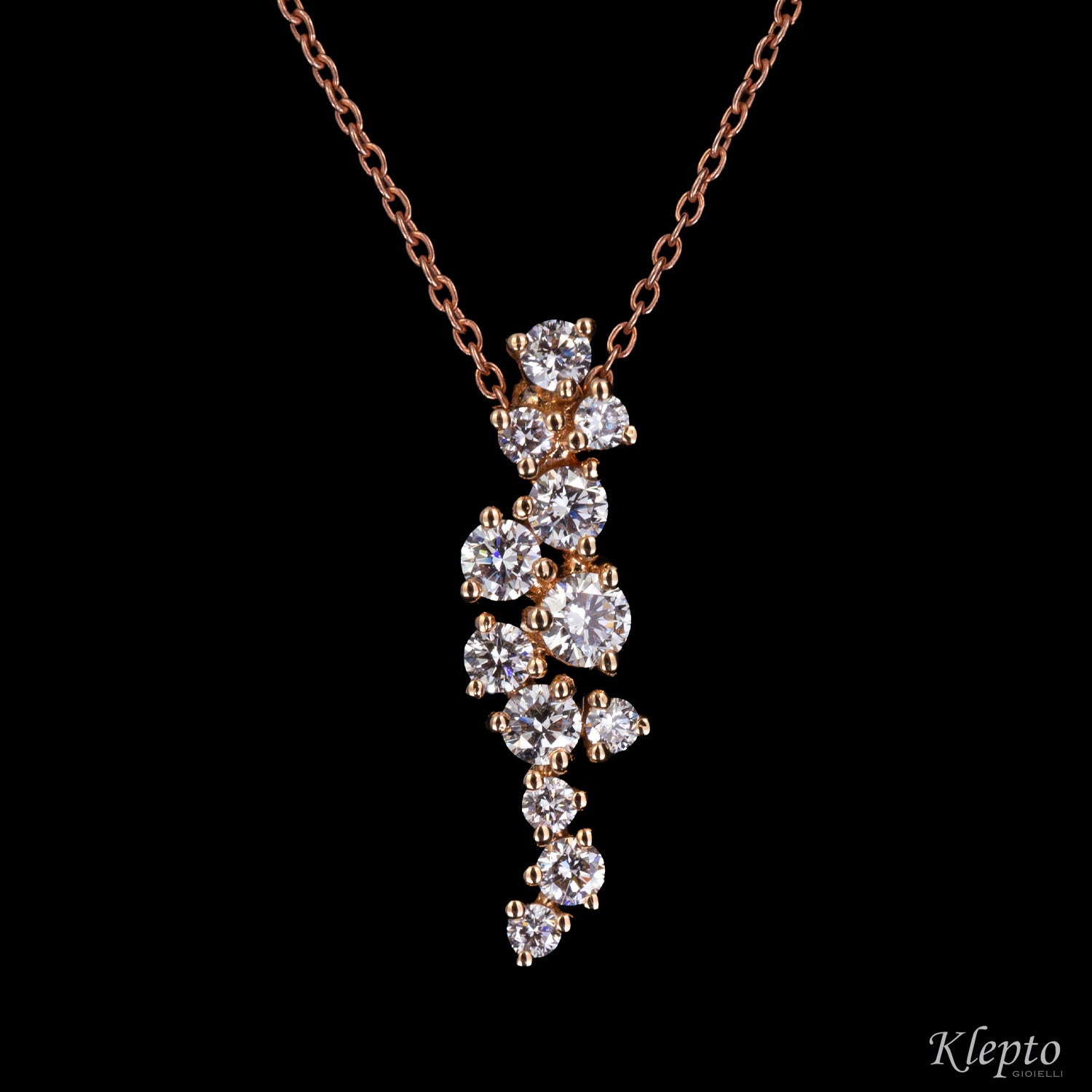 Rose gold pendant with Diamonds