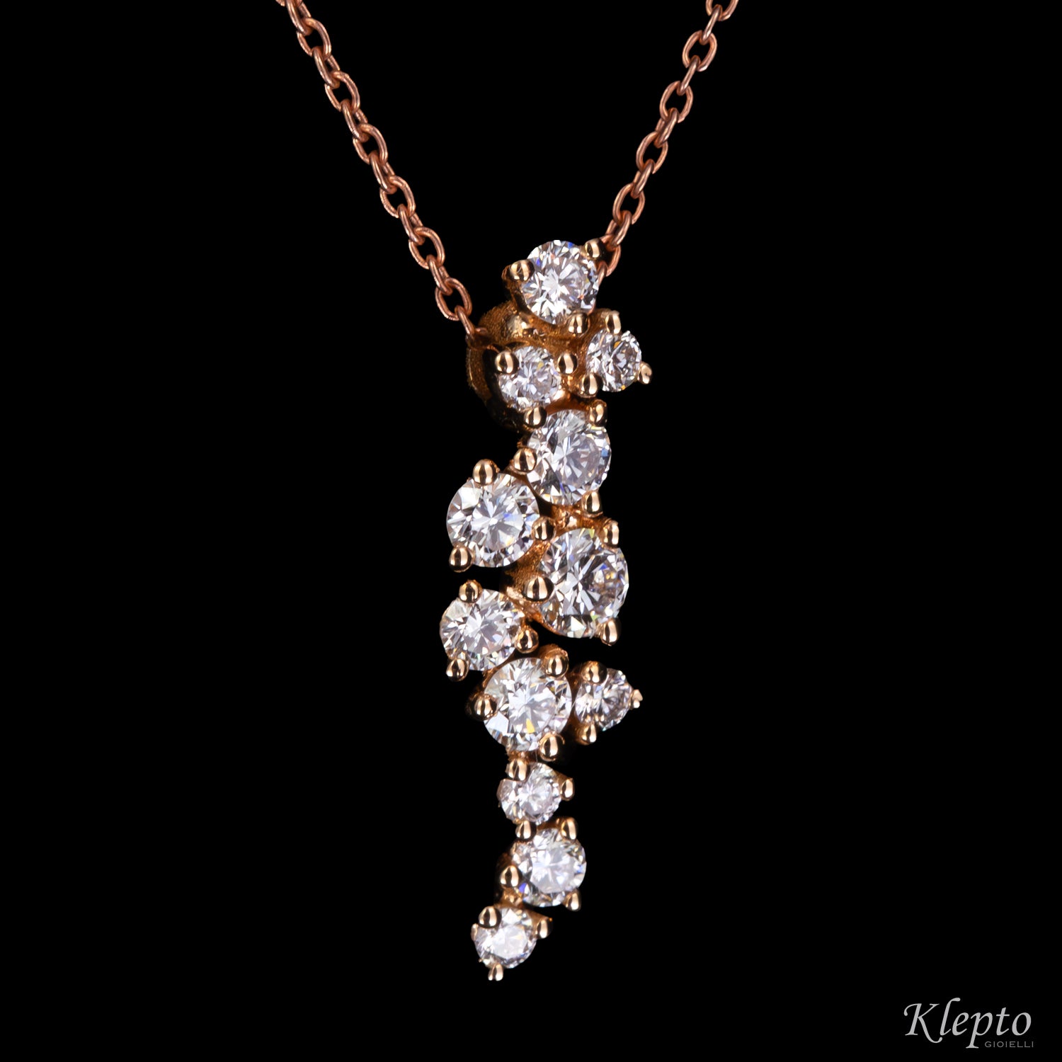 Rose gold pendant with Diamonds