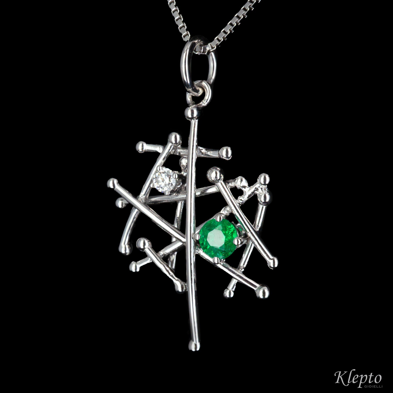 Pendente in oro bianco "IntriKo" con Smeraldo e Diamante