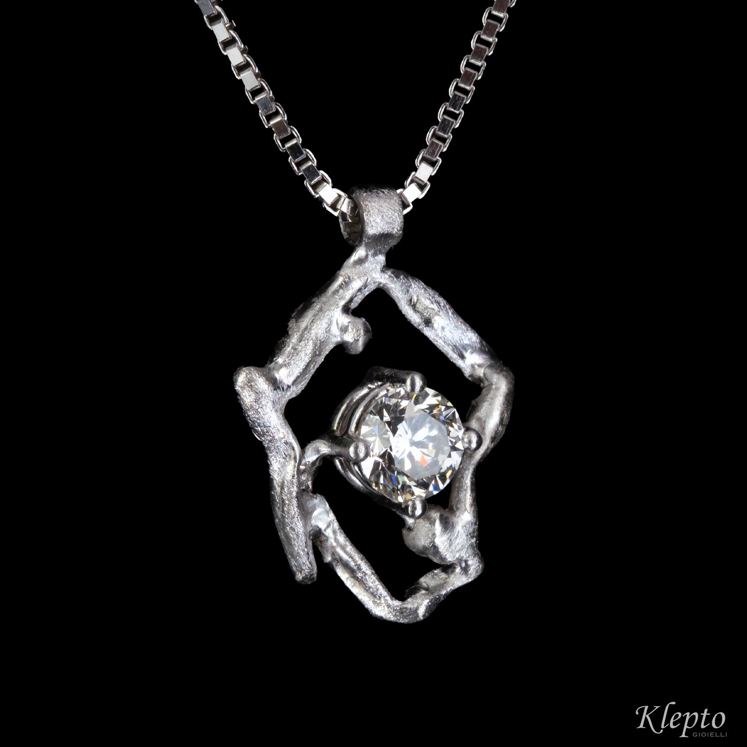 White gold pendant Pepita with diamond