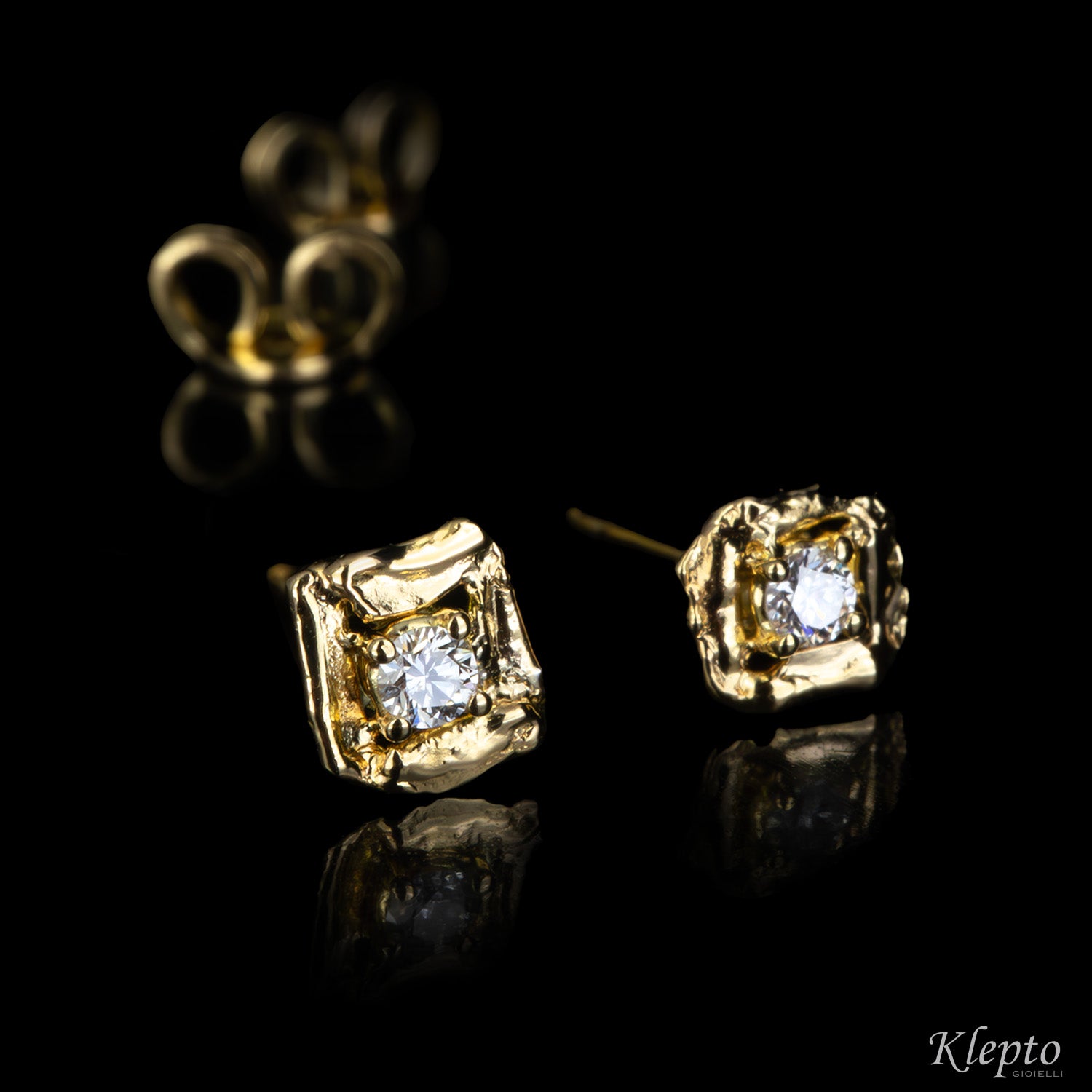 Yellow gold earrings with "Pepita" diamonds