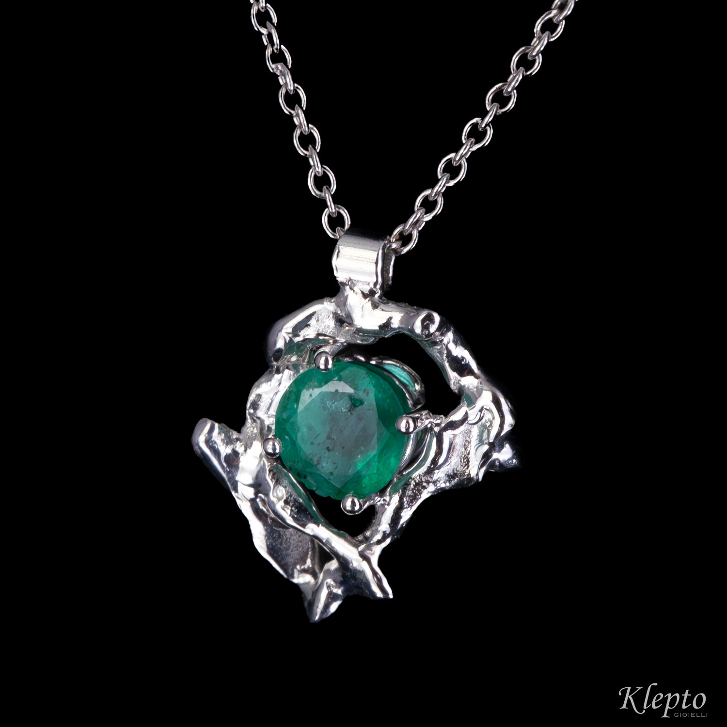 White gold pendant Pepita with Emerald