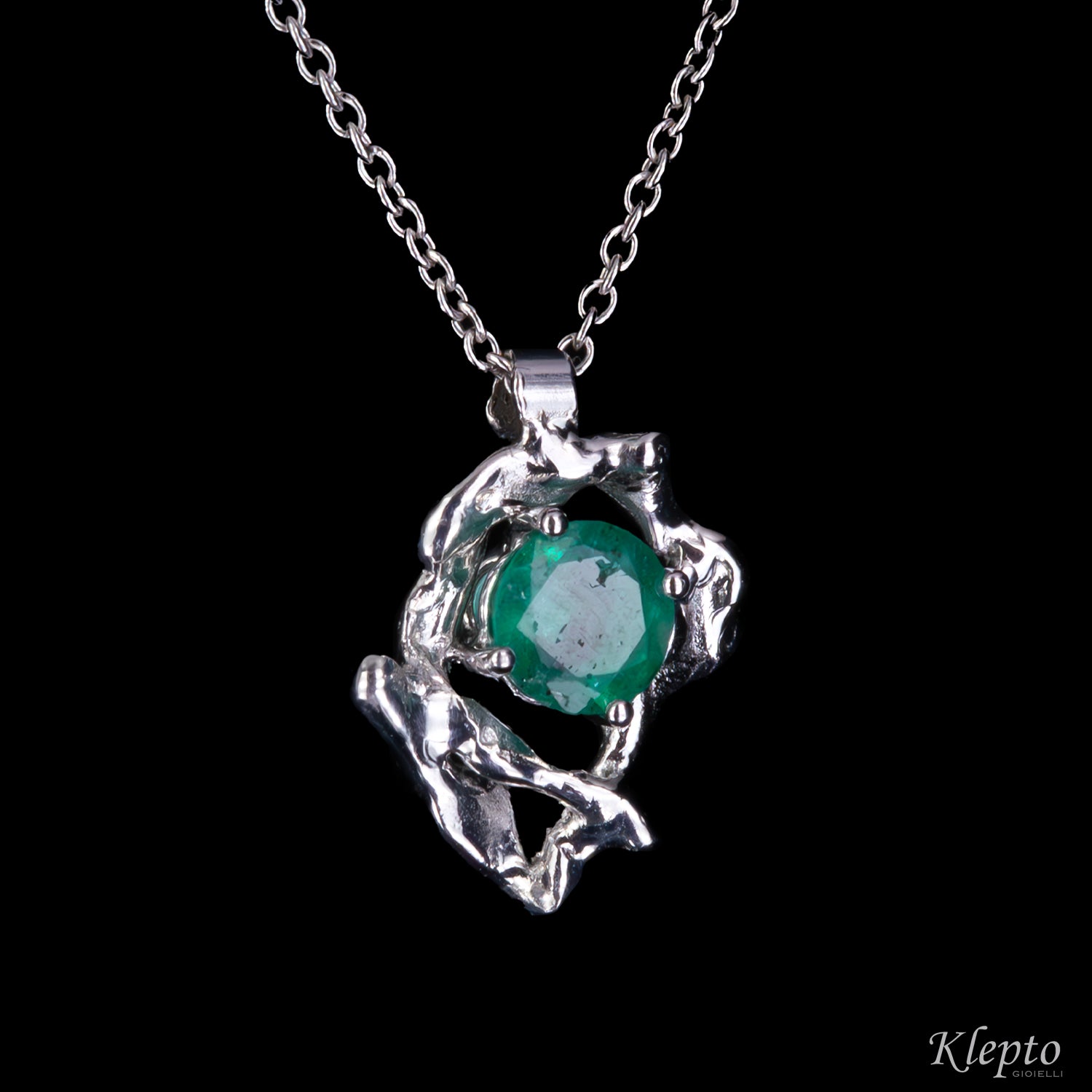 White gold pendant Pepita with Emerald