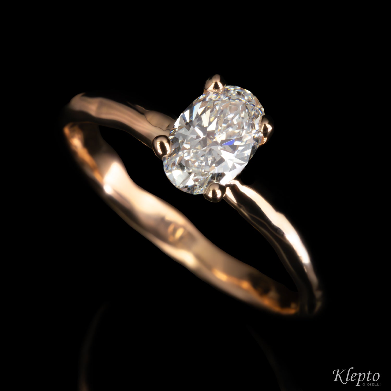 Solitaire Becoming in rose gold