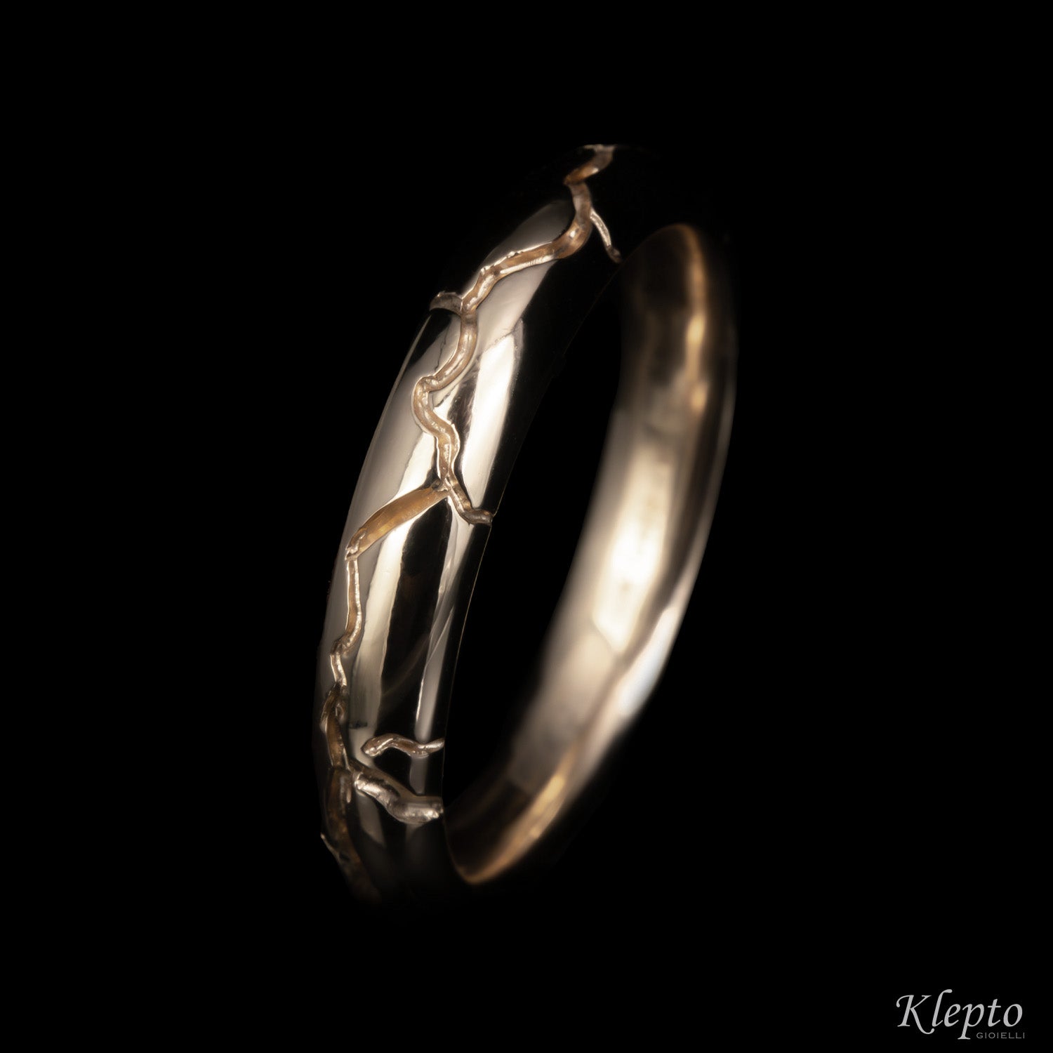 Sorgente wedding band