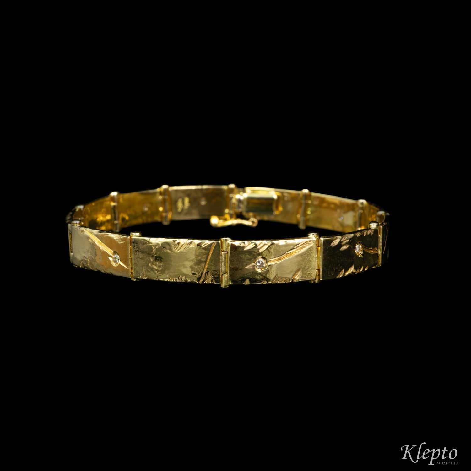 Yellow gold bracelet with diamonds