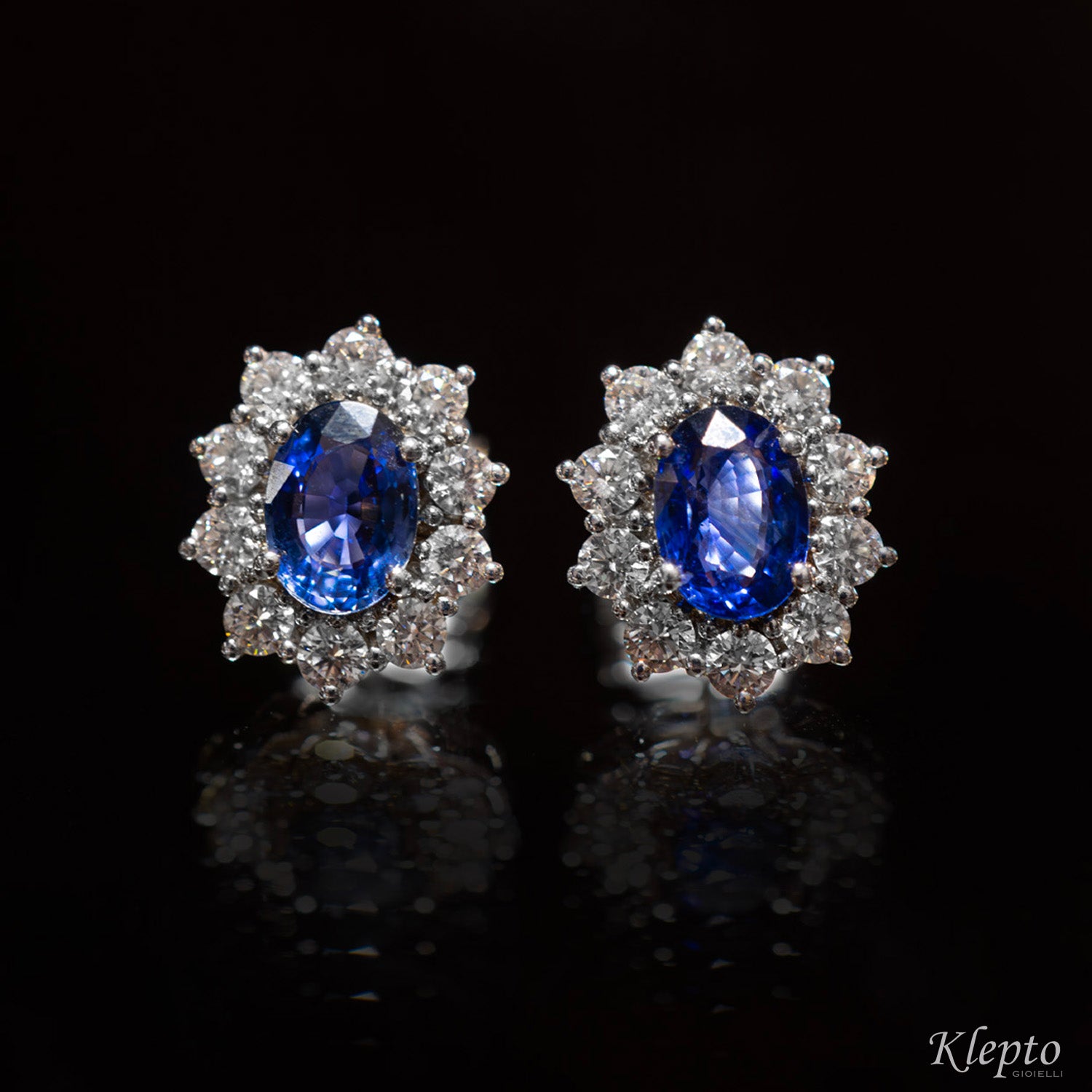 White gold lobe earrings with Sapphires and Diamonds
