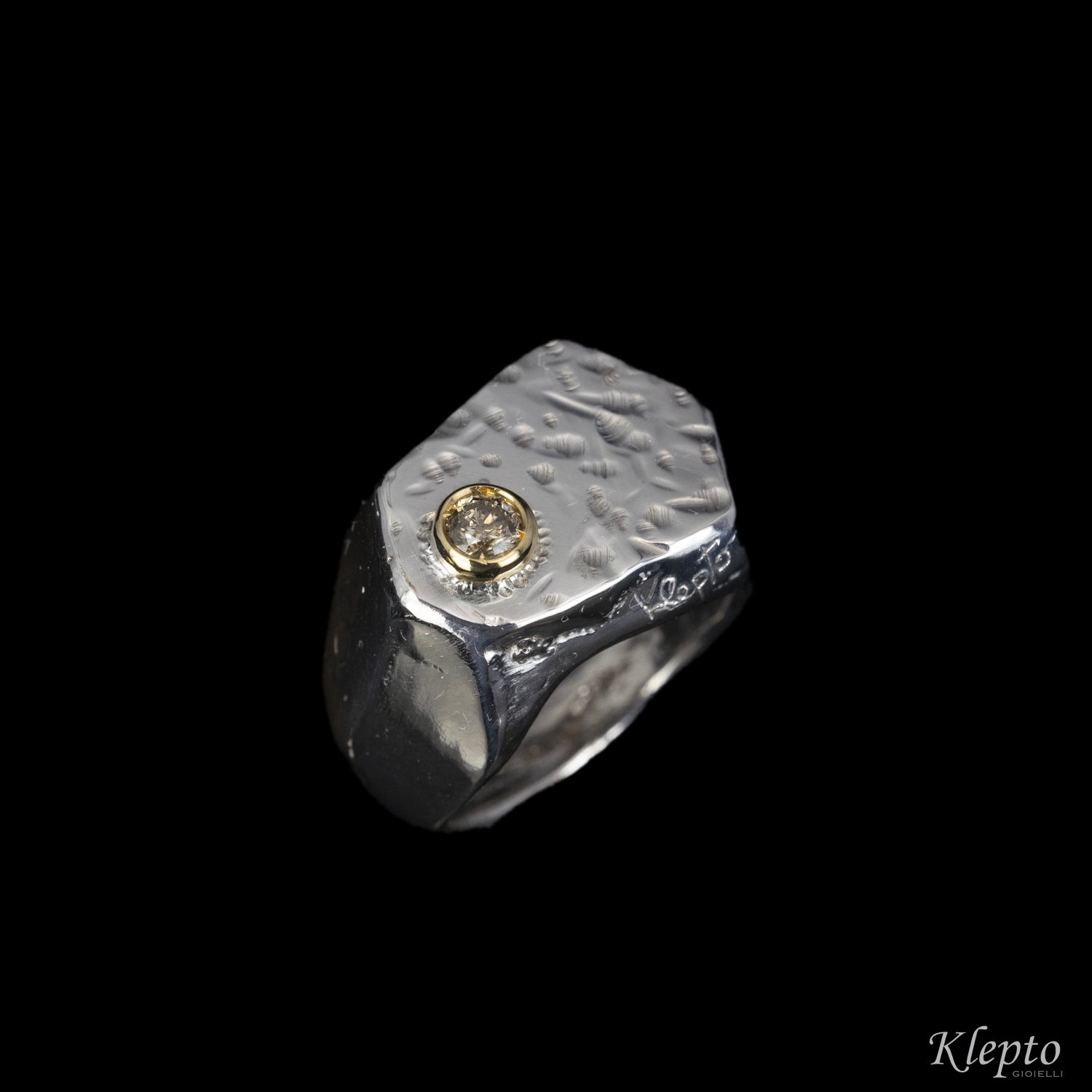 Ring in Silnova® silver, yellow gold and diamond