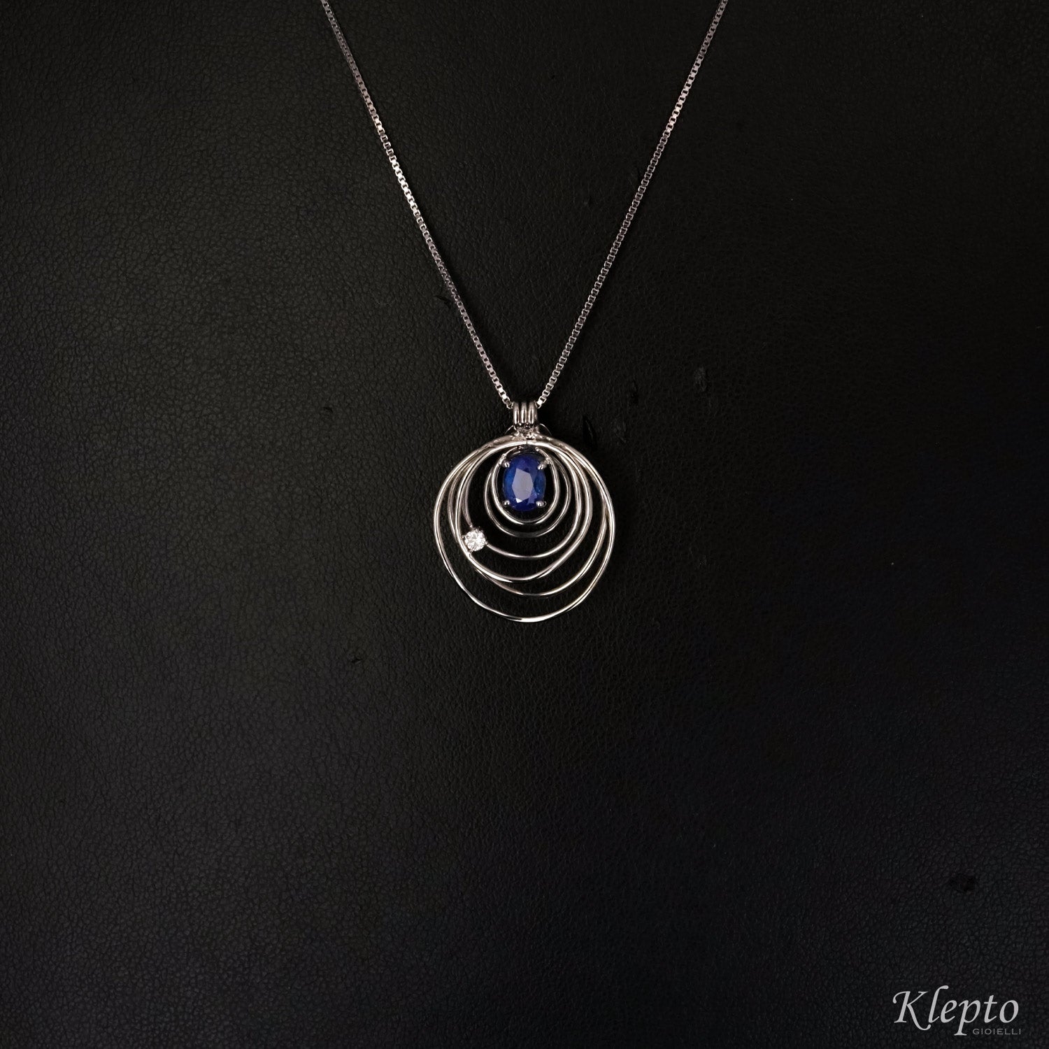 White gold cloud pendant with Sapphire