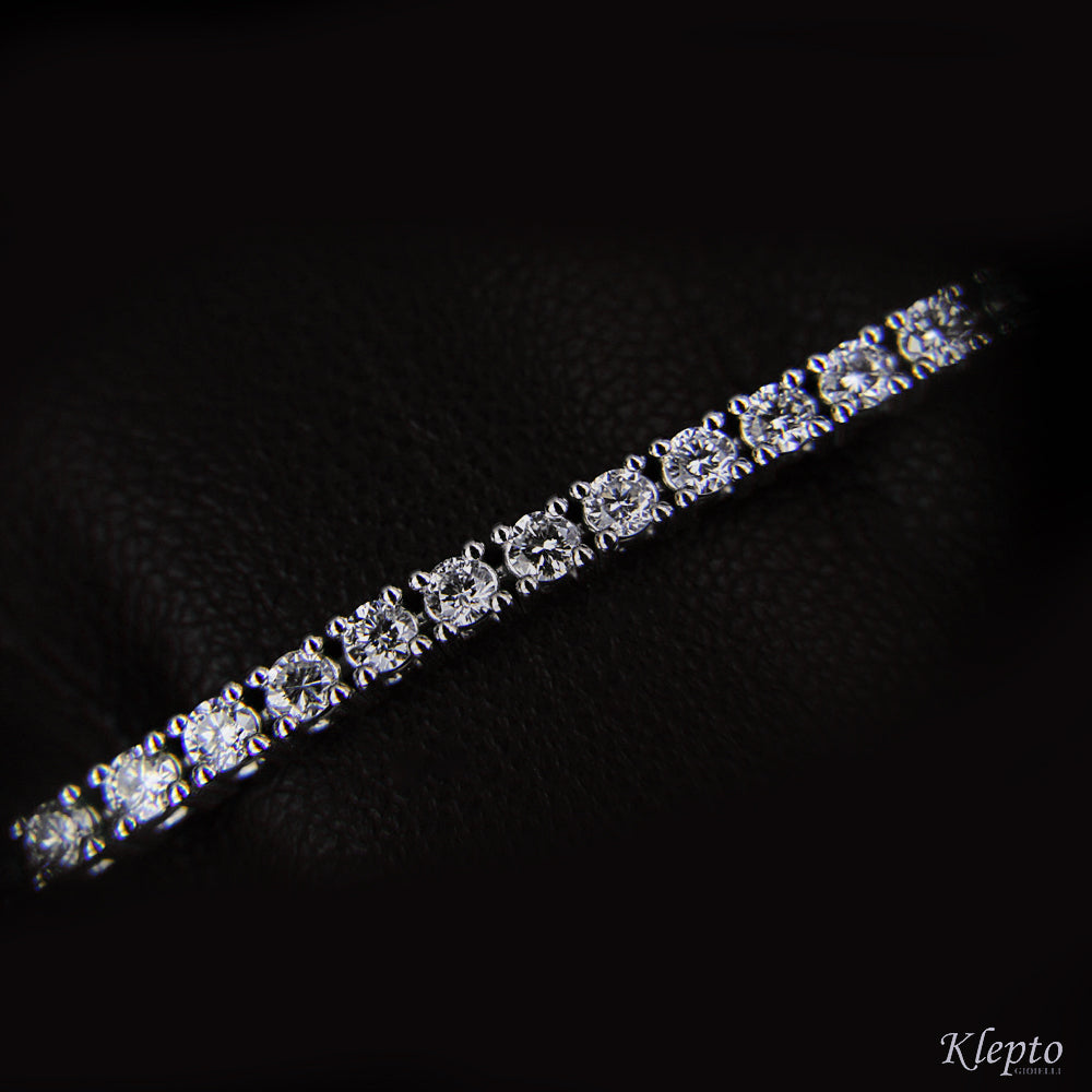 White gold tennis bracelet with diamonds