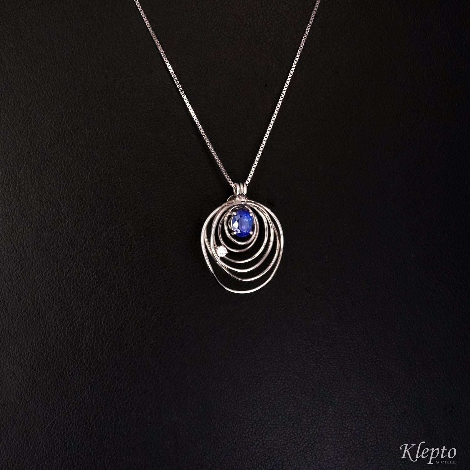 White gold cloud pendant with Sapphire