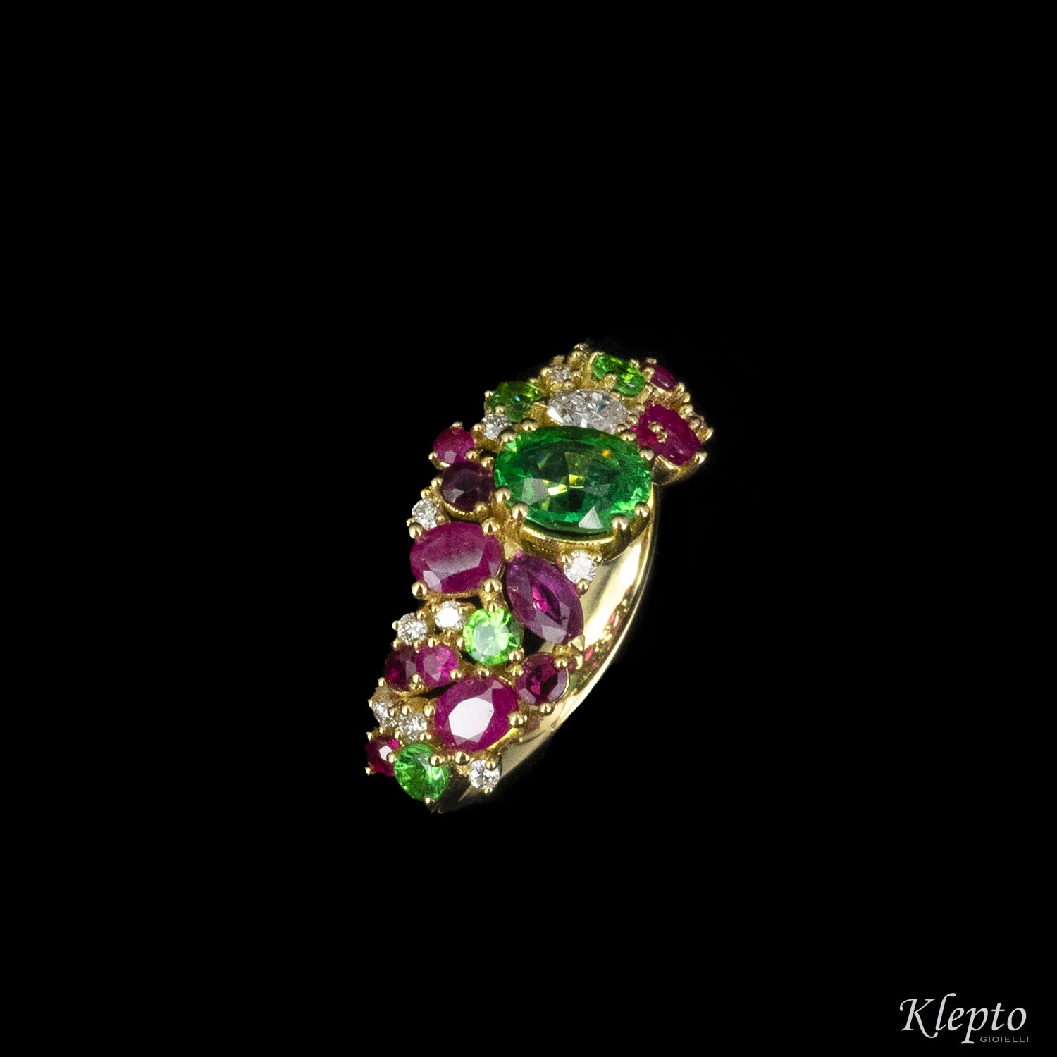 Classic ring in yellow gold with green garnets, rubies and diamonds