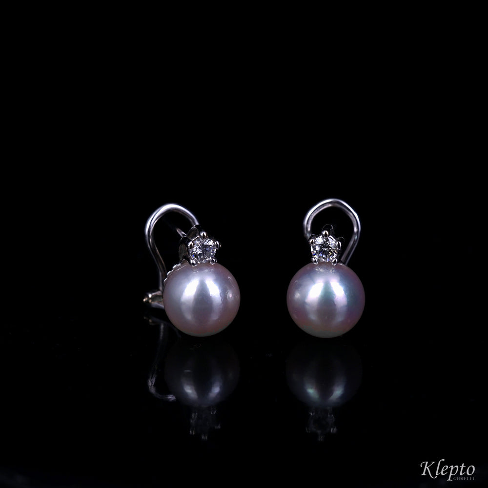 Earrings in white gold, Japanese pearls and diamonds