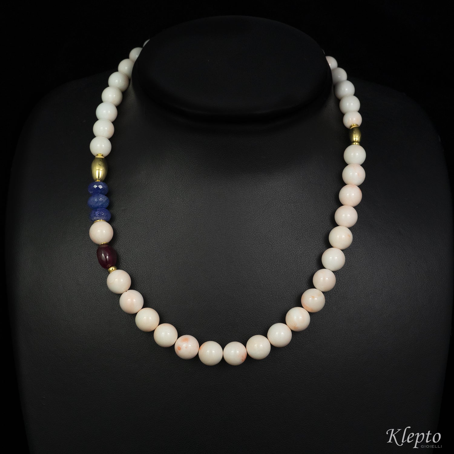 Choker necklace with pink coral