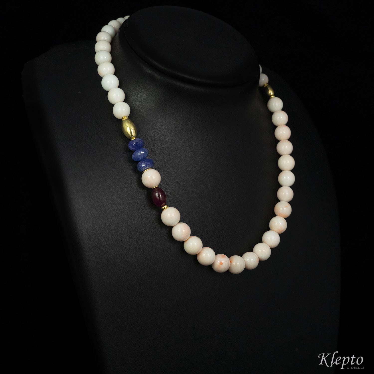 Choker necklace with pink coral